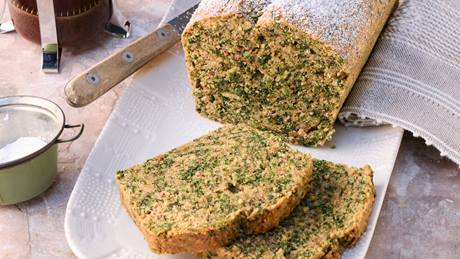 Saftiger Haselnuss-Kuchen mit Spinat