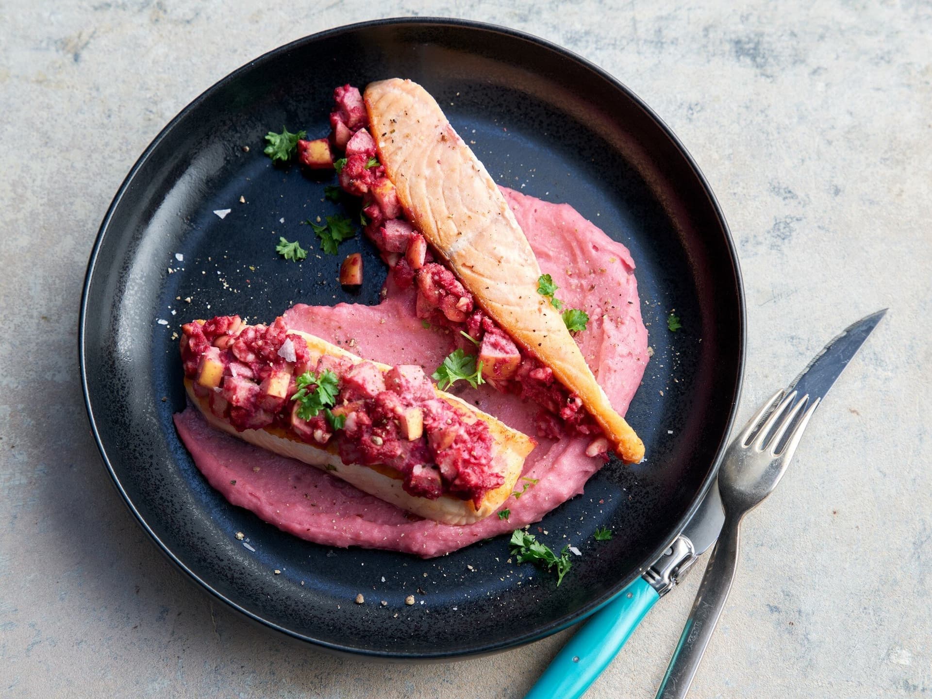 Lachsfilets mit Apfel-Meerrettich-Kruste