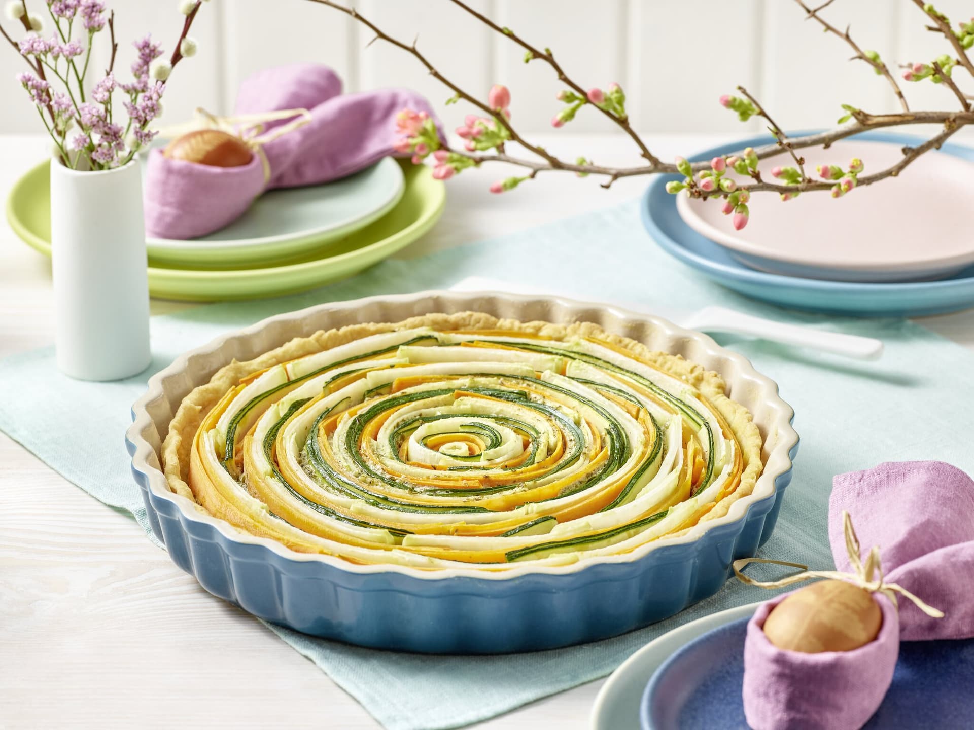 Gemüsequiche mit Möhren, Kohlrabi und Zucchini