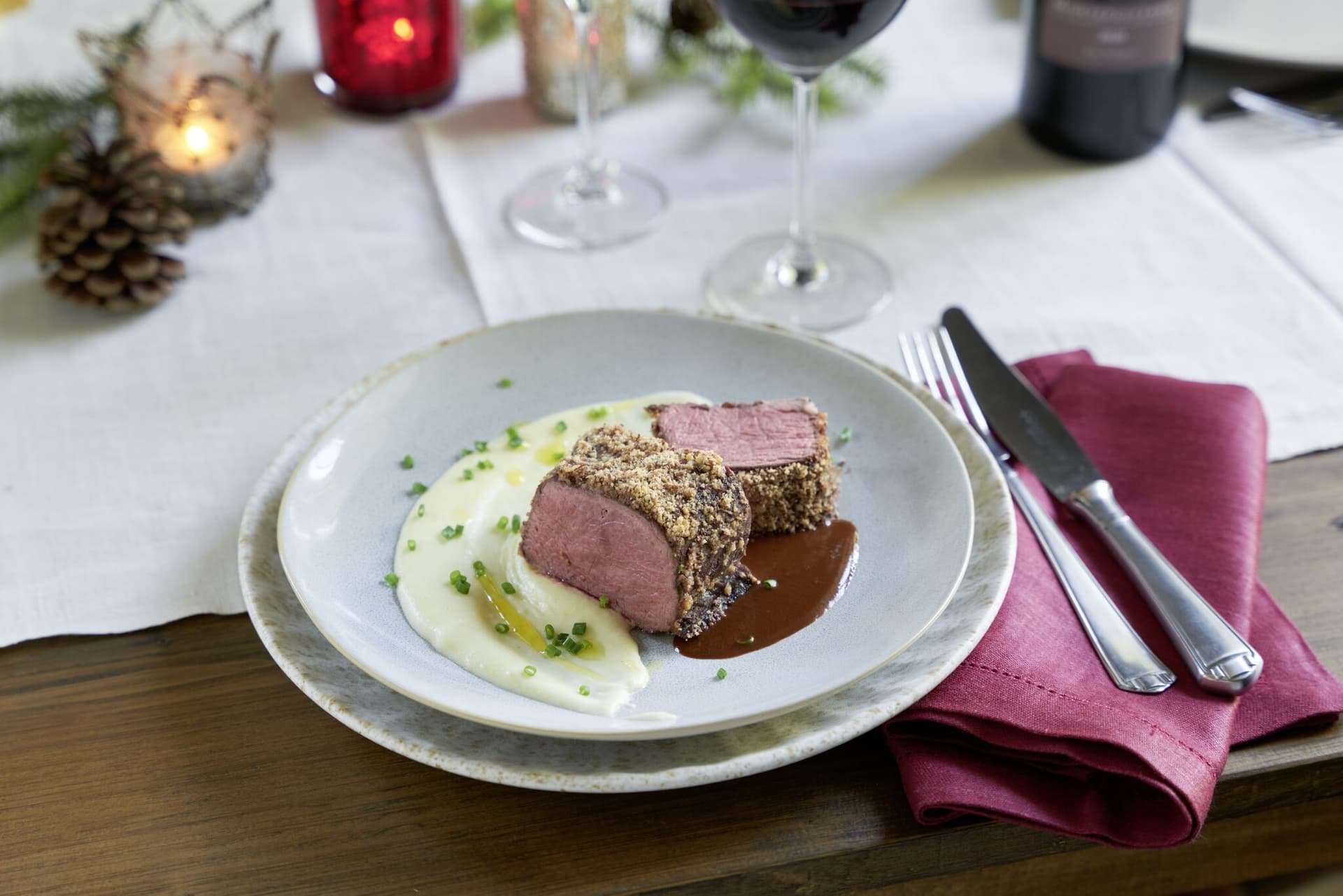 Damhirschrückenfilet mit Sellerie-Kartoffel-Püree