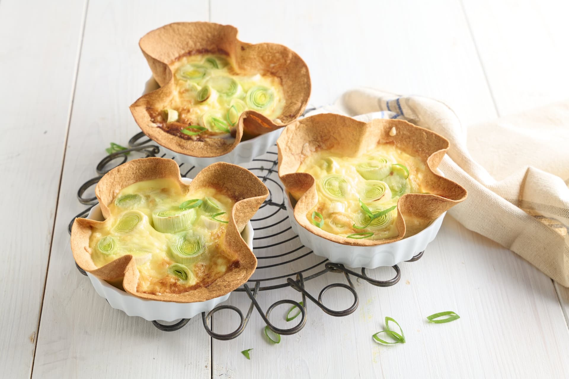 Lauch-Tartelettes mit Tortilla-Böden