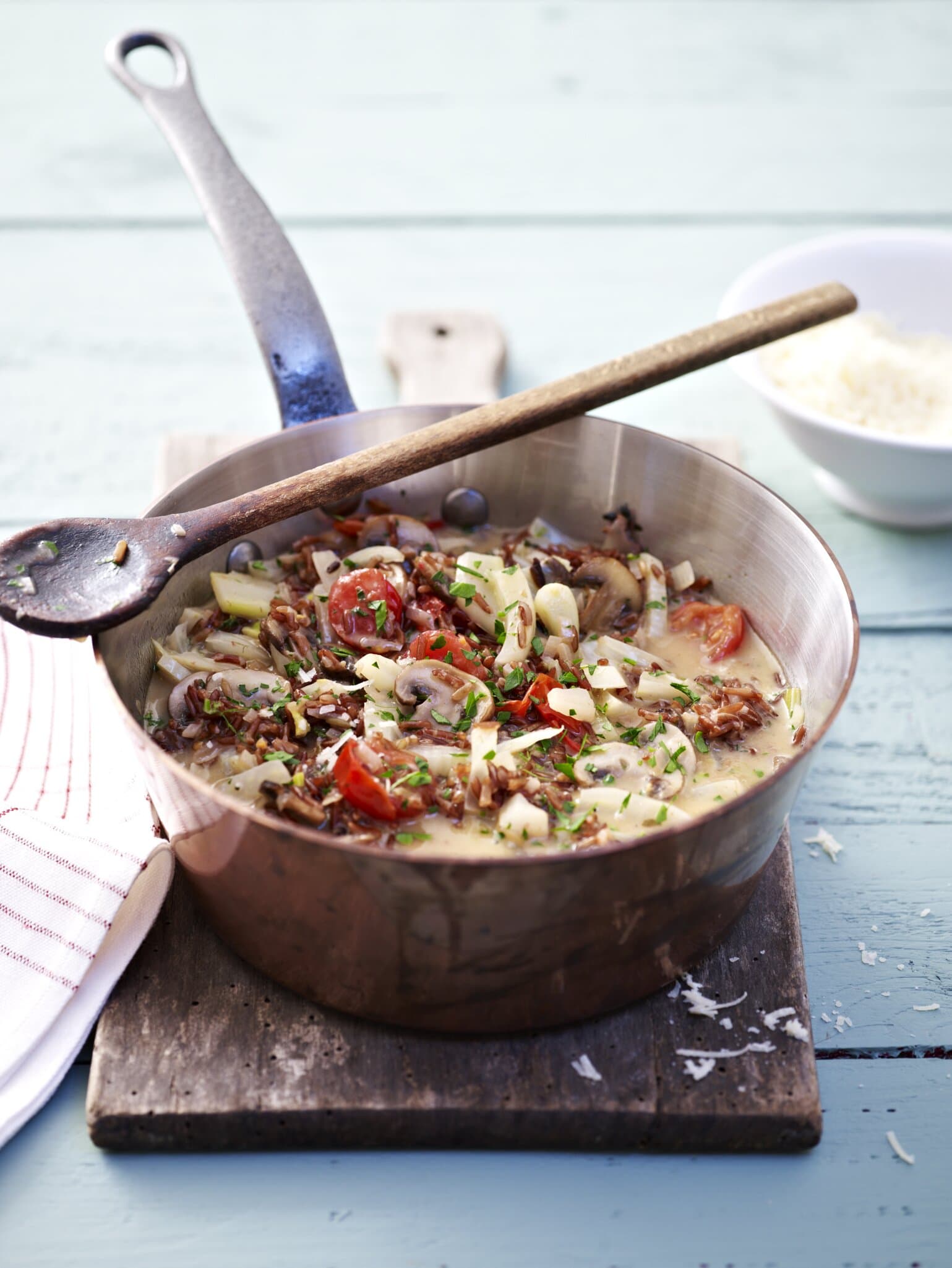 Rotes Risotto mit Fenchel, Pilzen und Tomaten