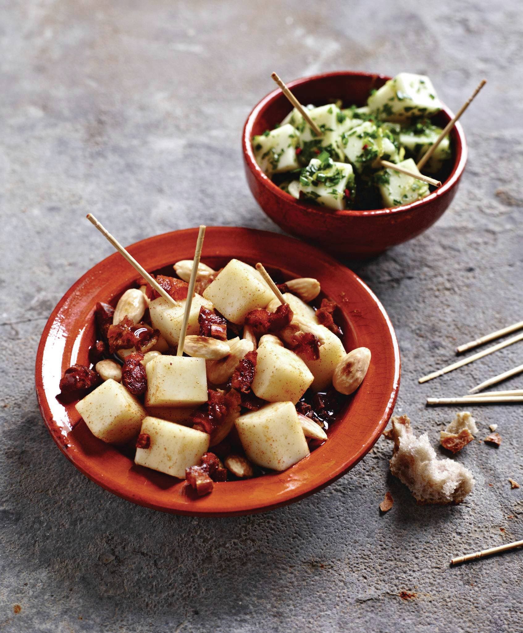 Manchego mit Dattel-Mandel-Marinade