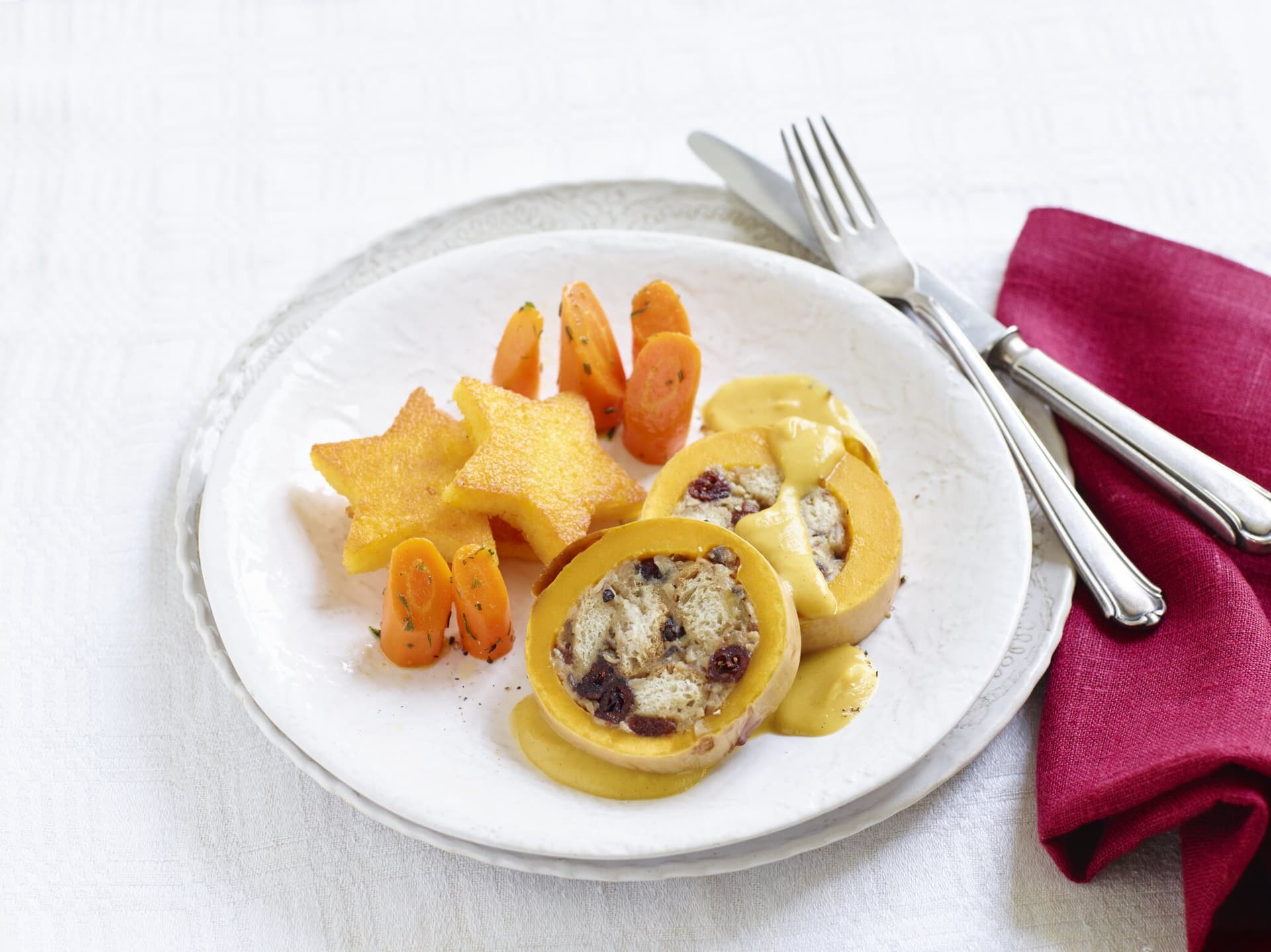 Gefüllter Butternut-Kürbis mit Zimtsauce