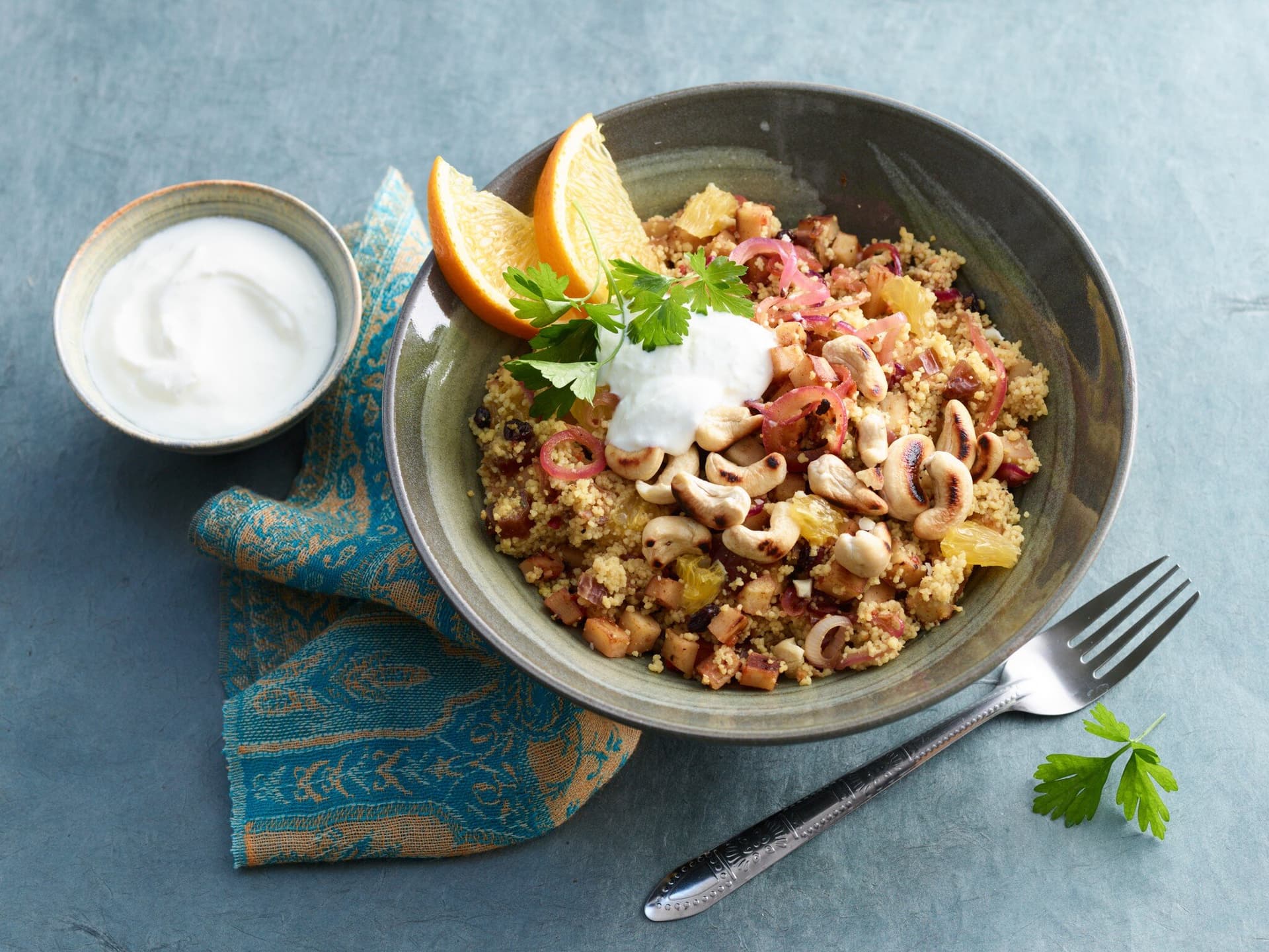Orientalischer Kichererbsen-Couscous mit Pastinake und Orange