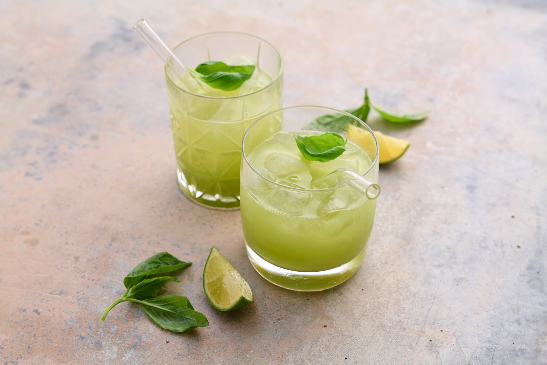 Fruchtig-frischer Basilikum-Mocktail