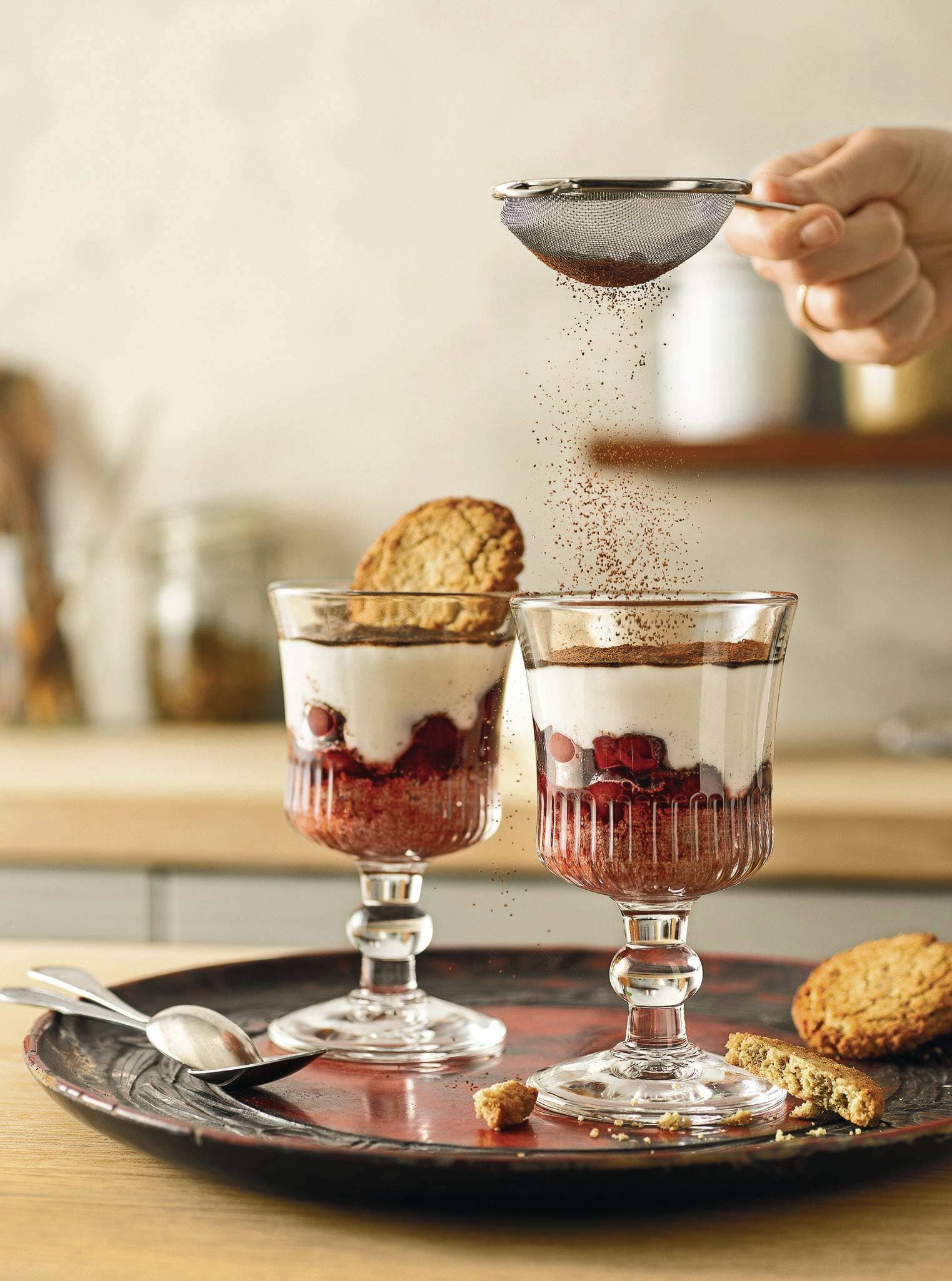 Blitz-Tiramisu – Keks-Kaffee-Dessert mit Kirschen
