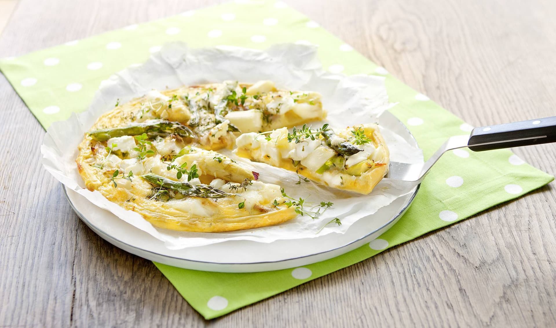 Spargeltarte mit Ziegenkäse