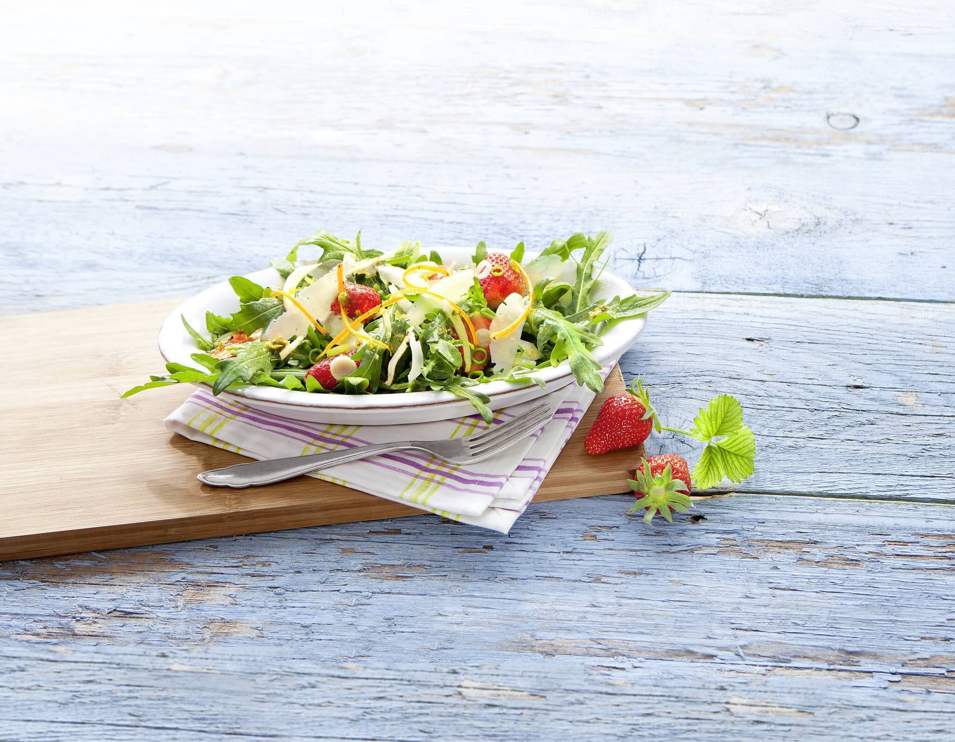 Rucola-Fenchel-Salat mit Erdbeeren
