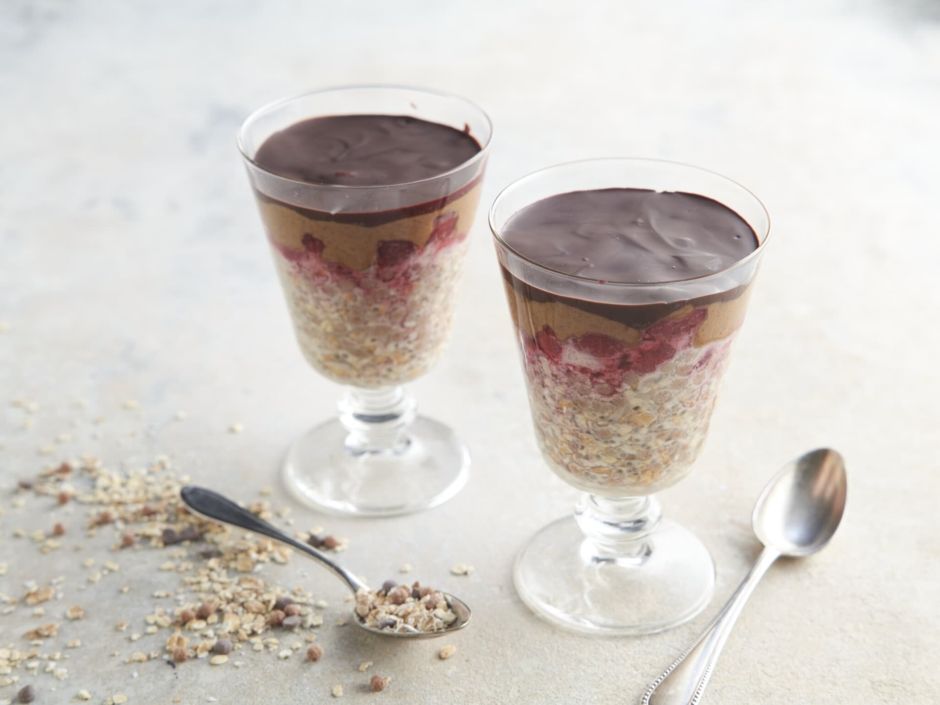Chia-Porridge mit Schokodecke