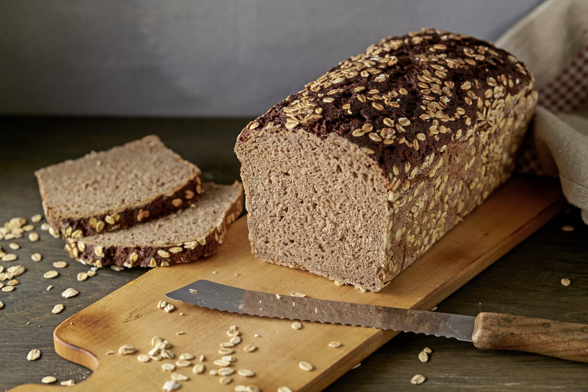 Roggensauerteigbrot mit Haferflocken
