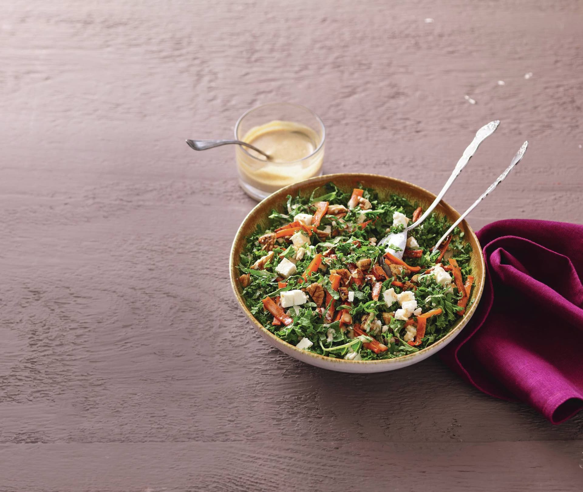 Grünkohlsalat mit karamellisierten Möhren