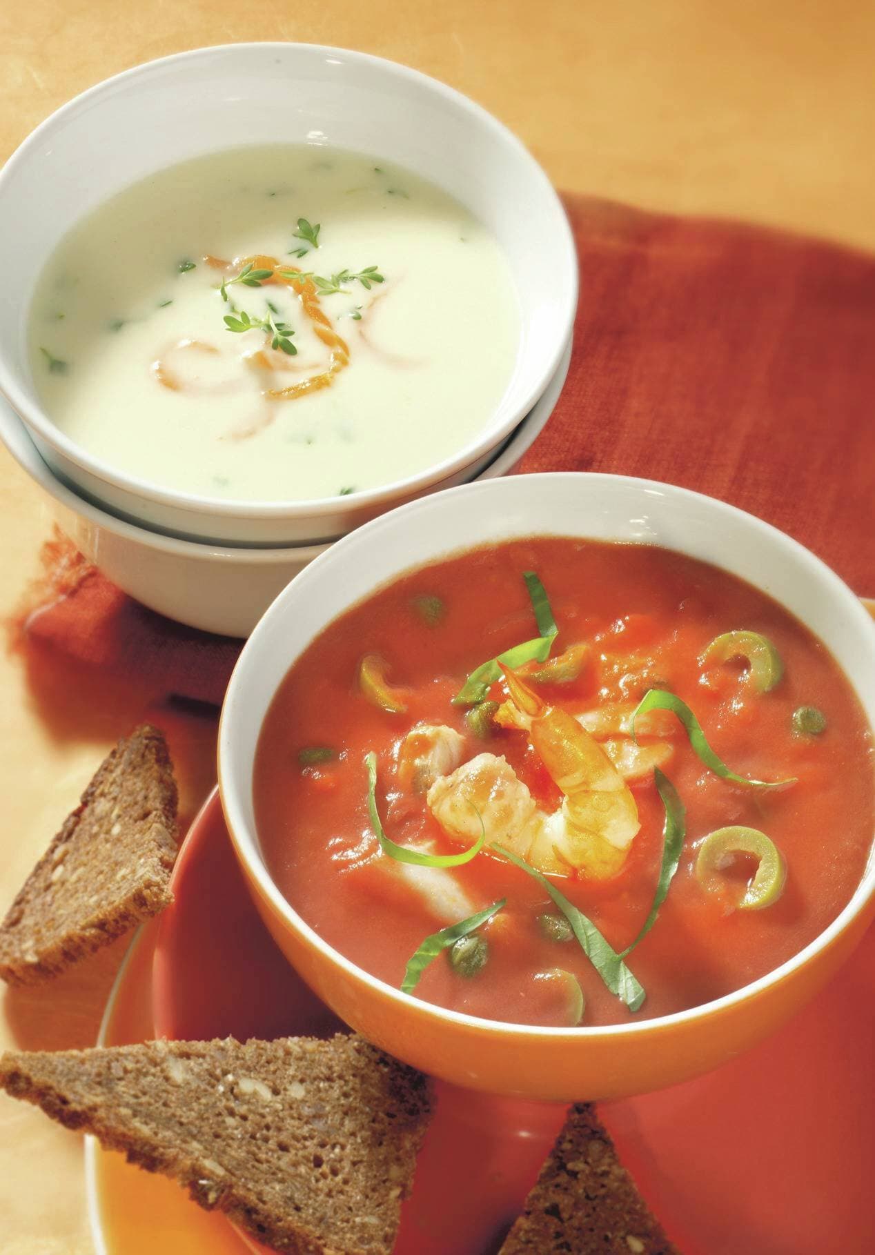 Tomatensuppe mit Kabeljau und Garnelen