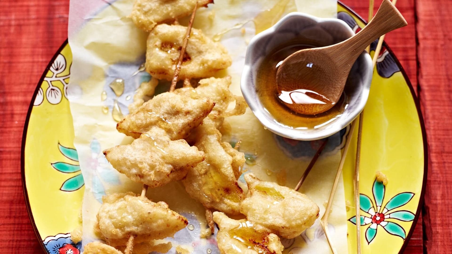 Bananen-Tempura-Spieße mit Honig