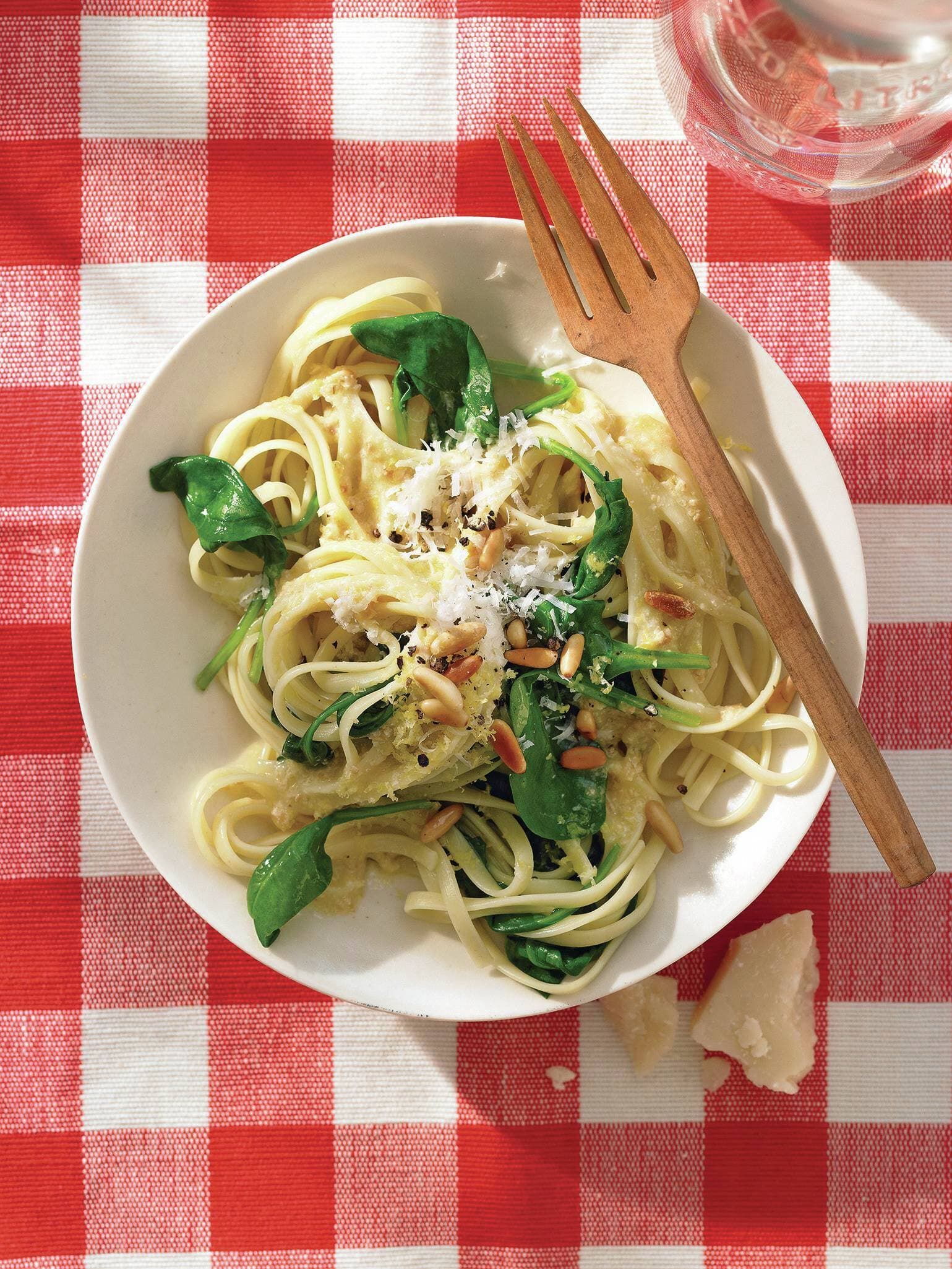 Linguine mit Zitronenpesto