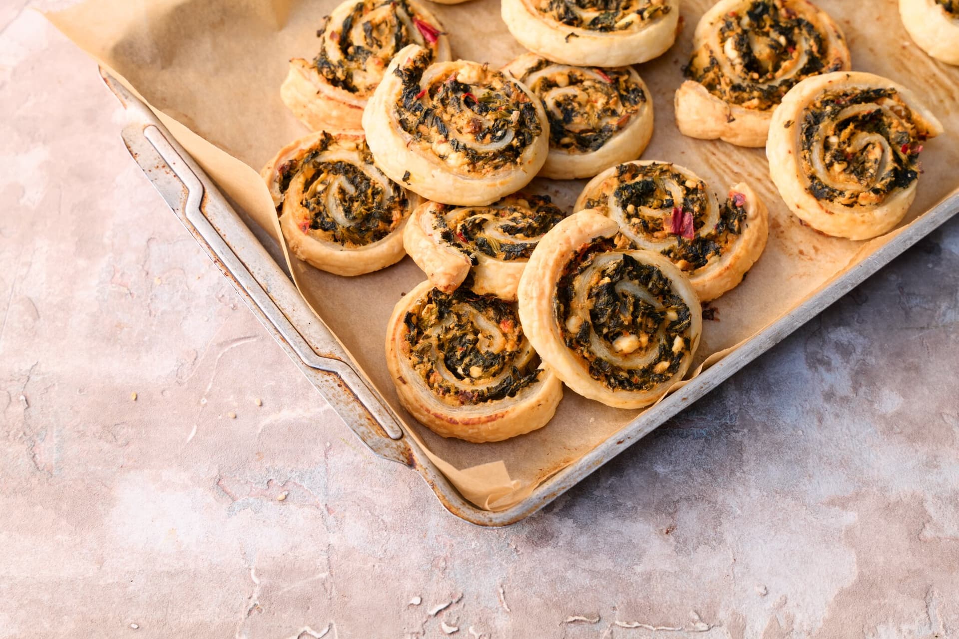 Herzhafte Schnecken mit Spinat und Feta
