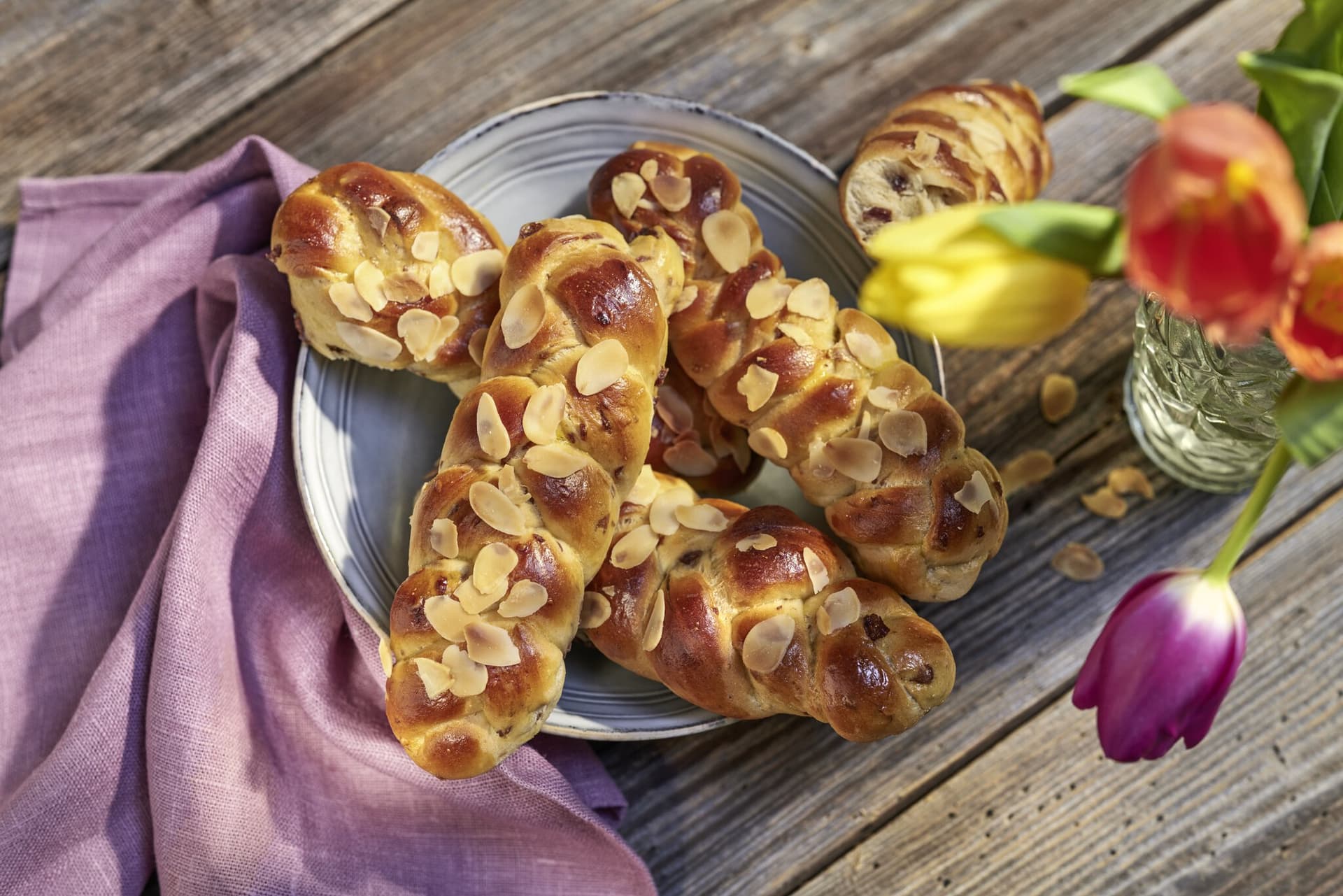 Marzipan-Cranberry-Zöpfe