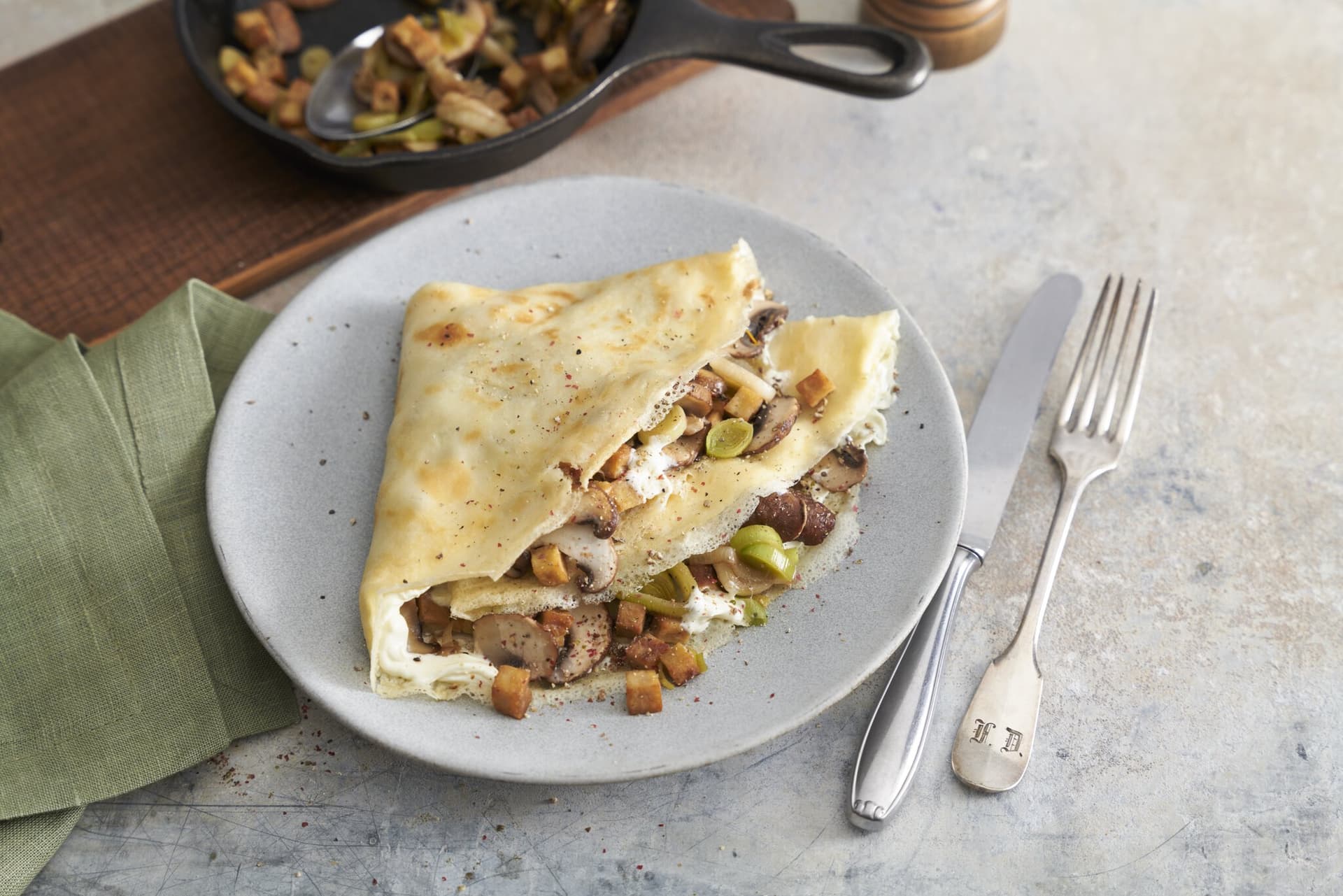 Pfannkuchen - Pikante Champignon-Räuchertofu-Füllung
