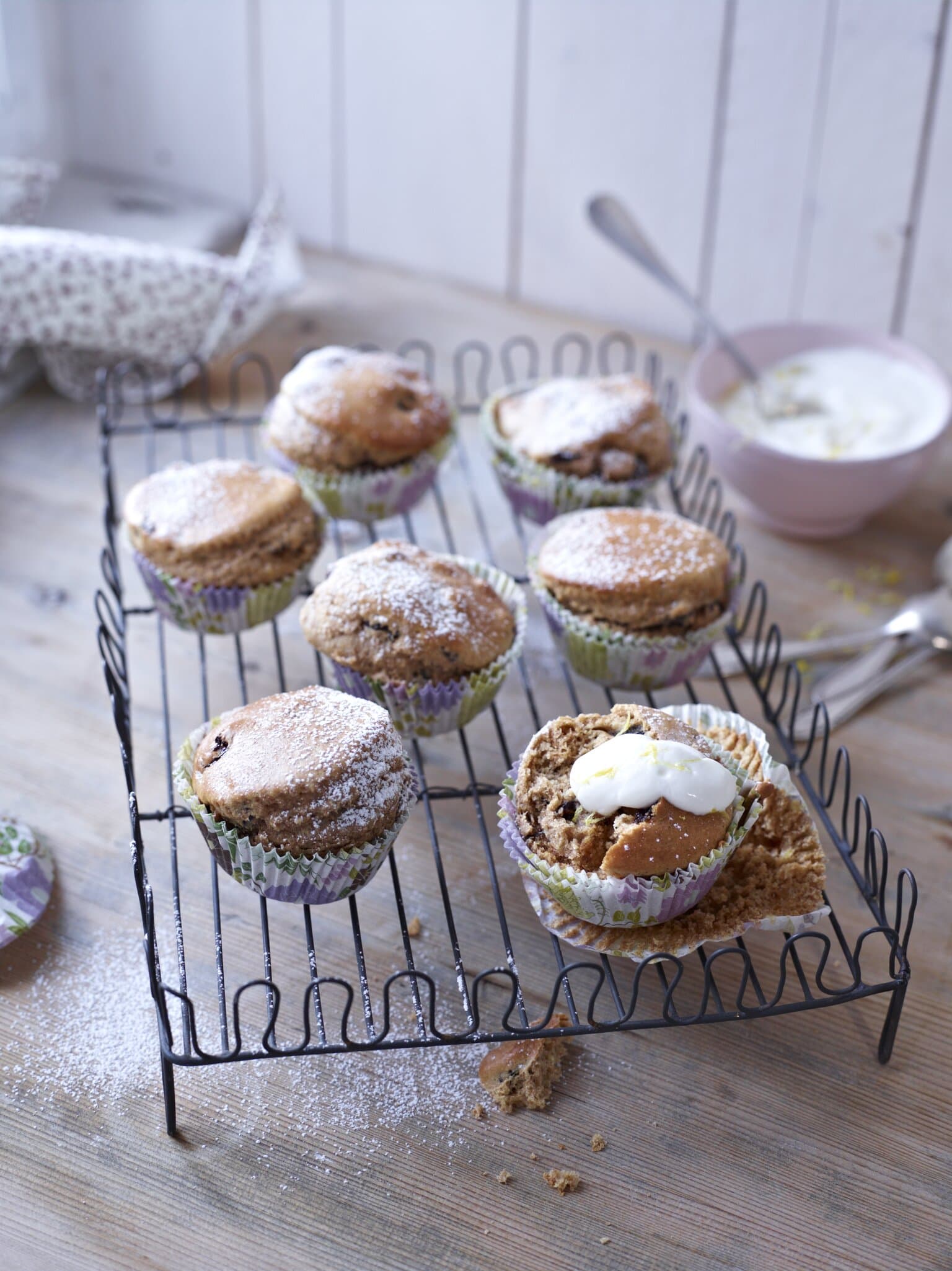 Cranberry-Vanille-Muffins mit Honig-Joghurt