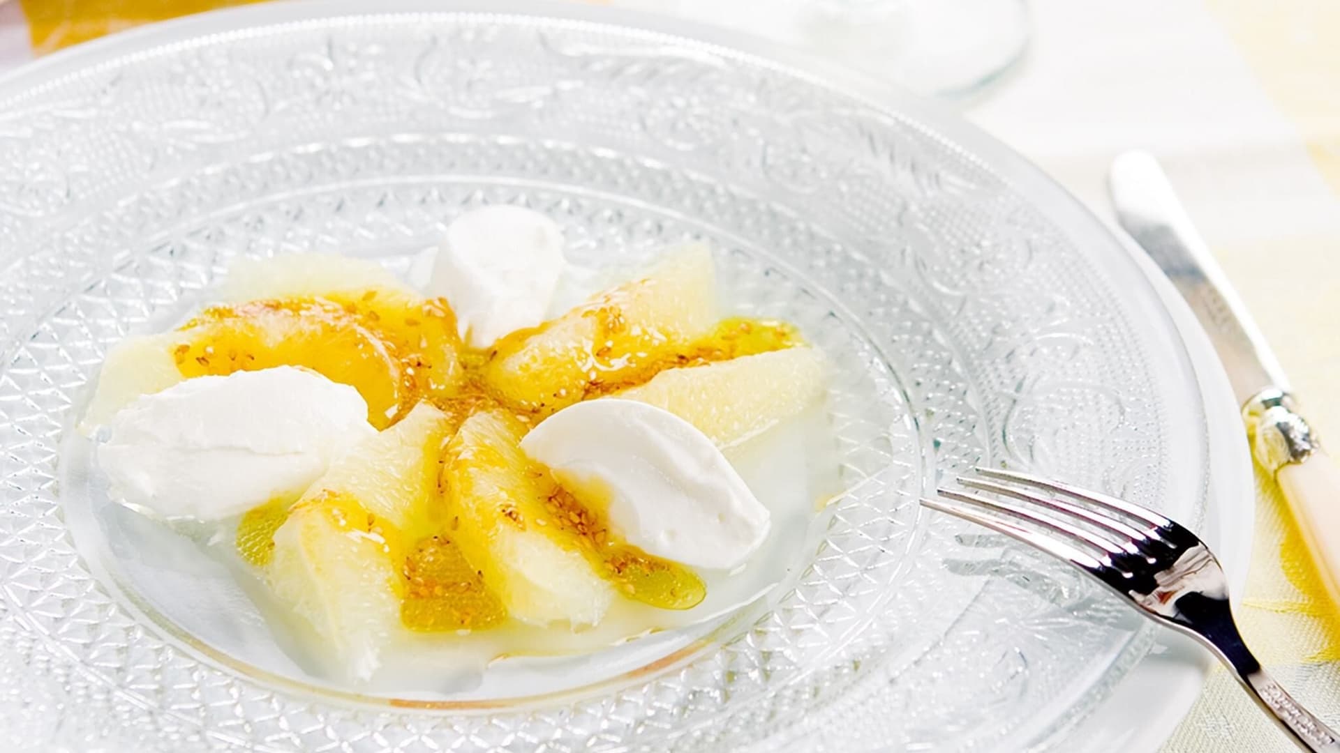 Grapefruitfilets mit Ziegenkäsenocken