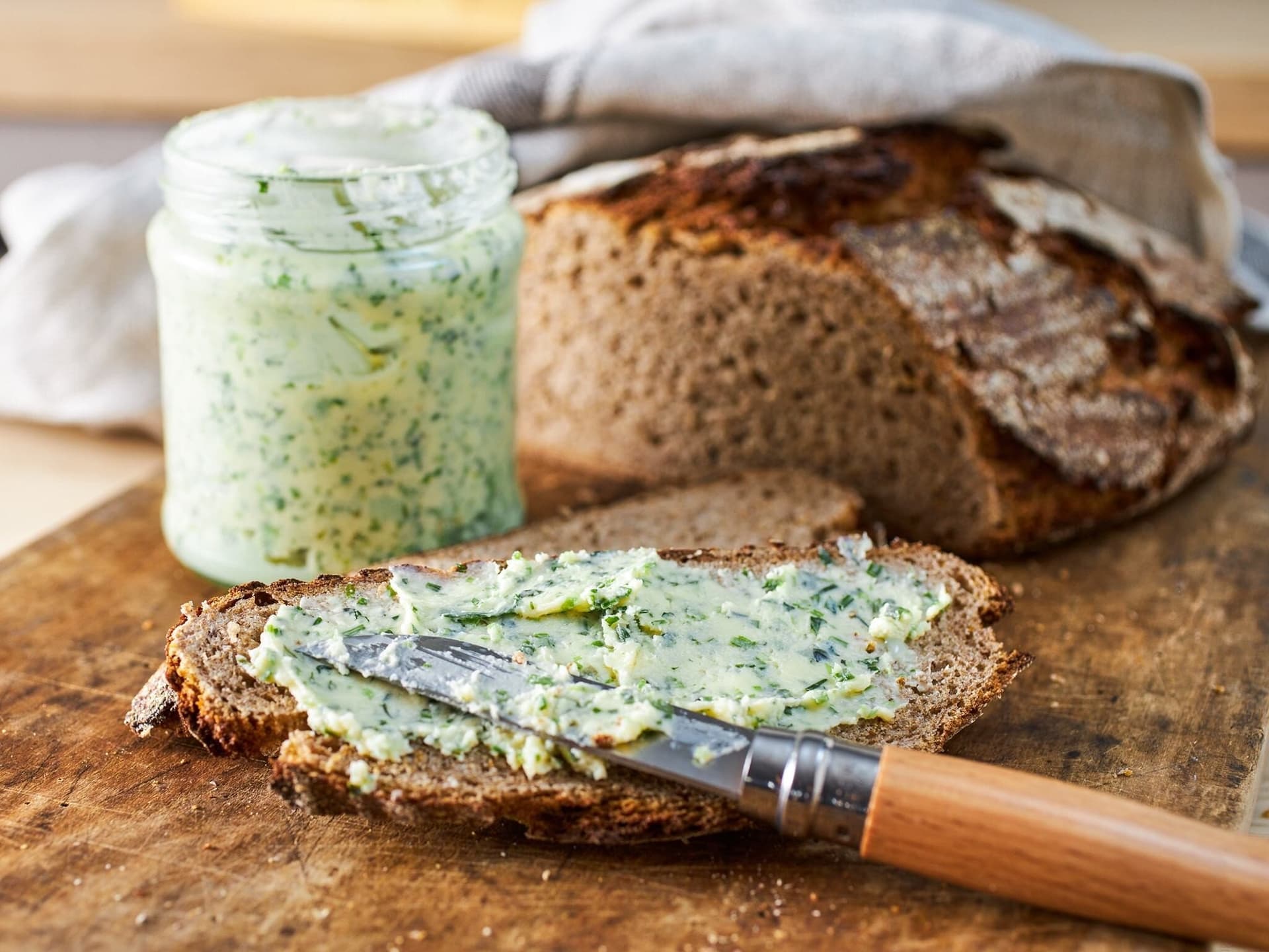 Schüttel-Kräuterbutter