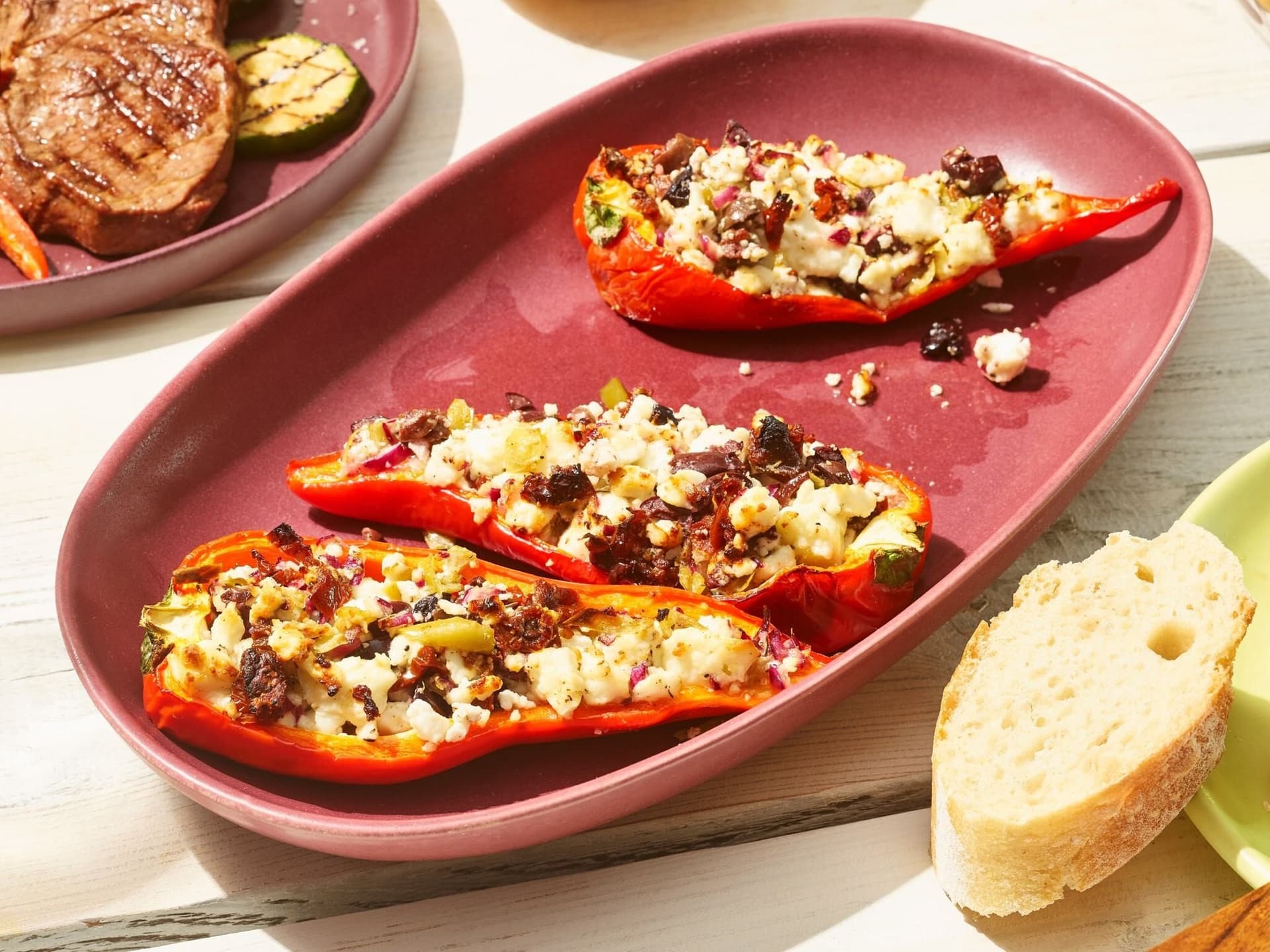 Gegrillte Paprika mit Feta und Oliven