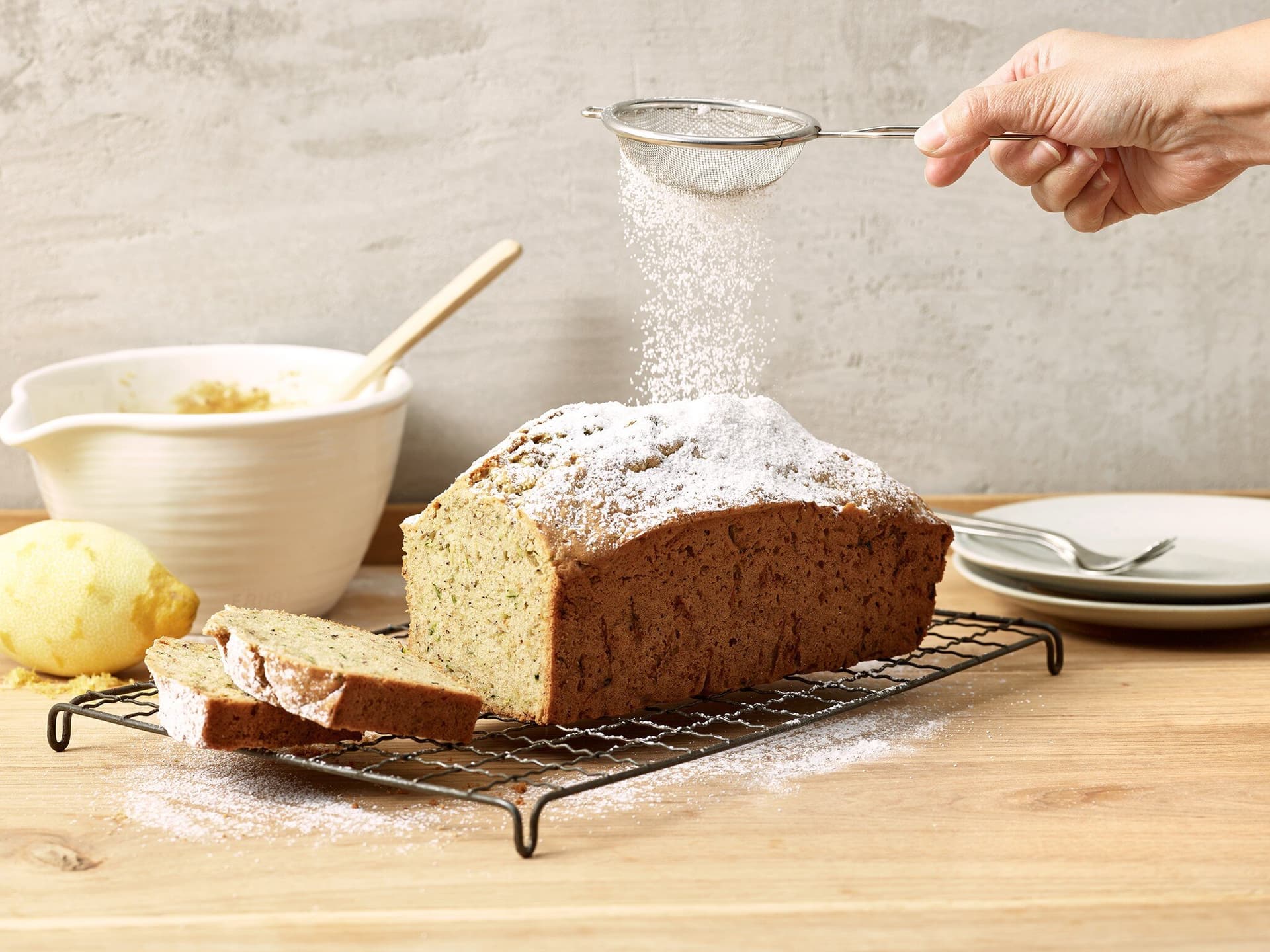 Zucchini-Kuchen mit Zitrone