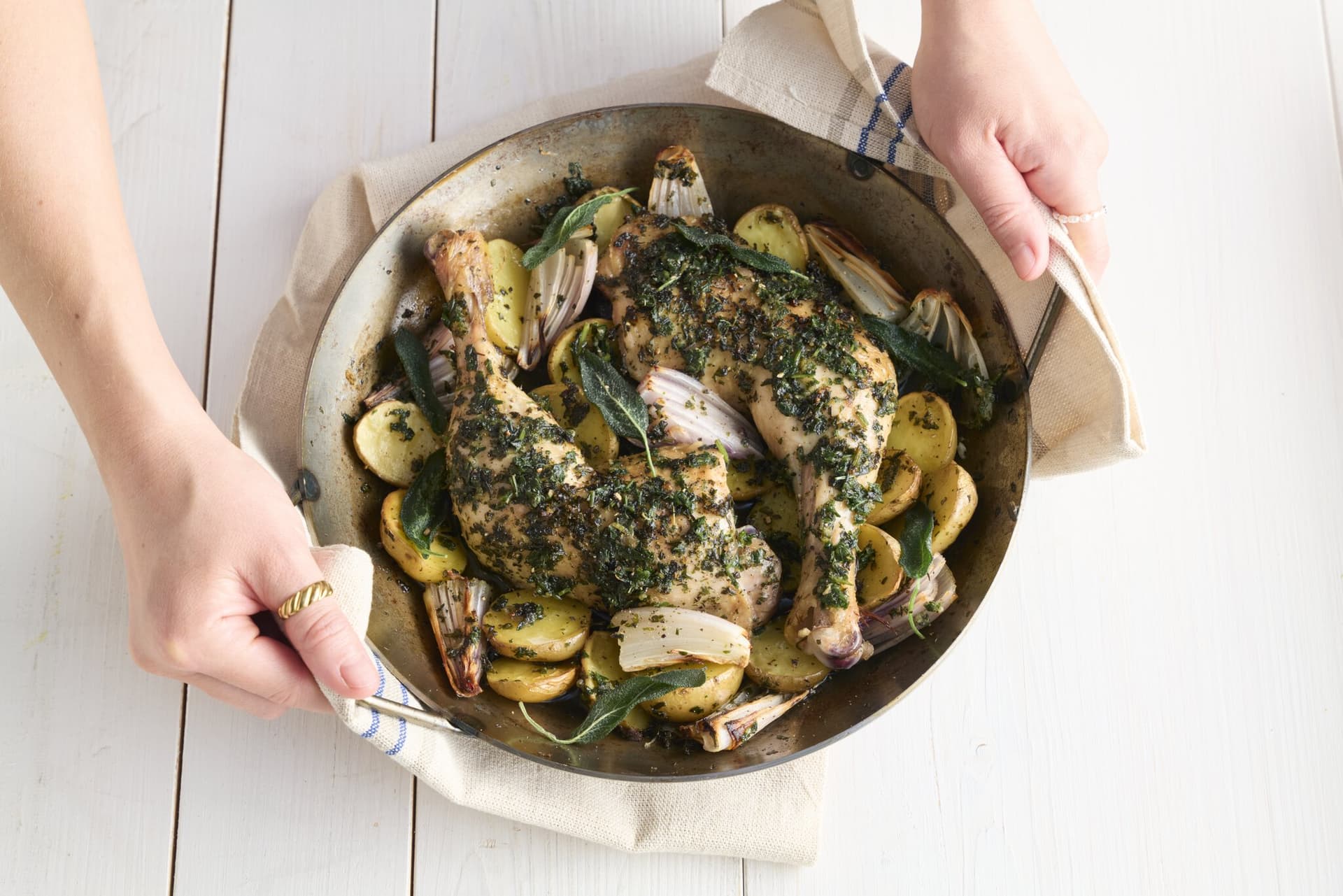 Kräuter-Knoblauch-Hähnchen mit Zitrone und Drillingen