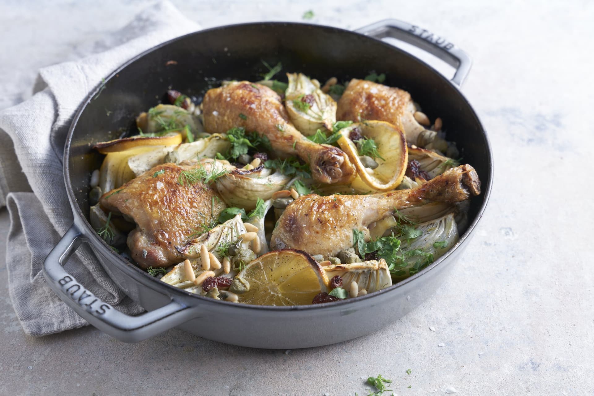 Fenchel und Hähnchenkeulen aus dem Ofen