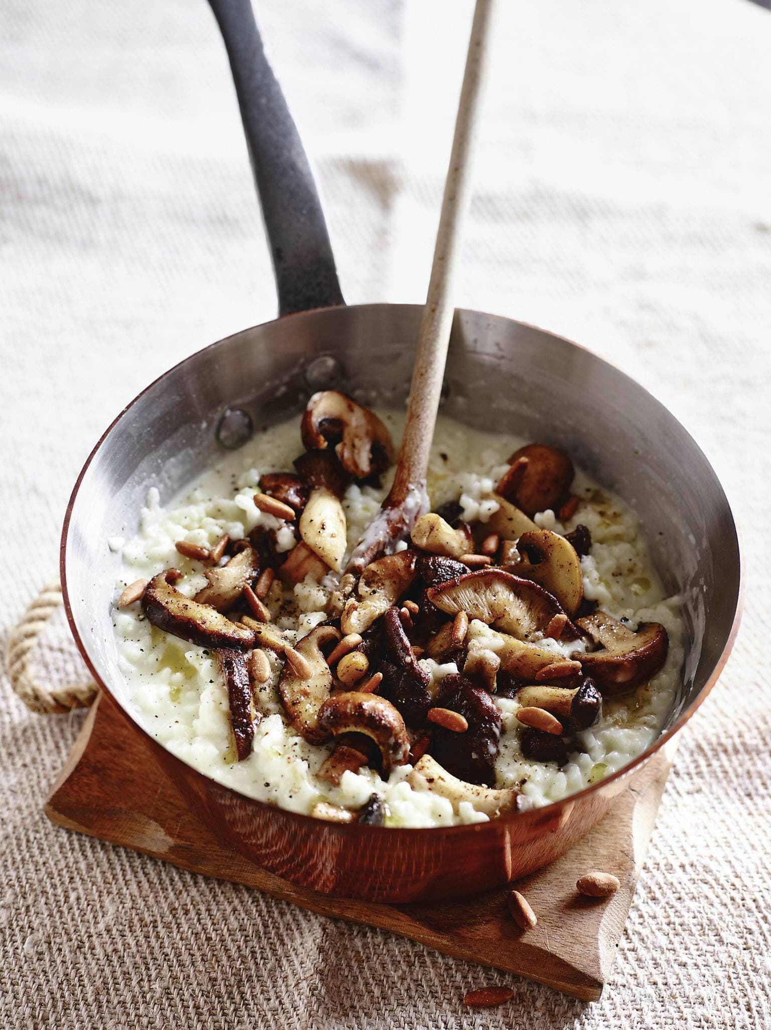 Getrüffeltes Risotto mit gebratenen Pilzen