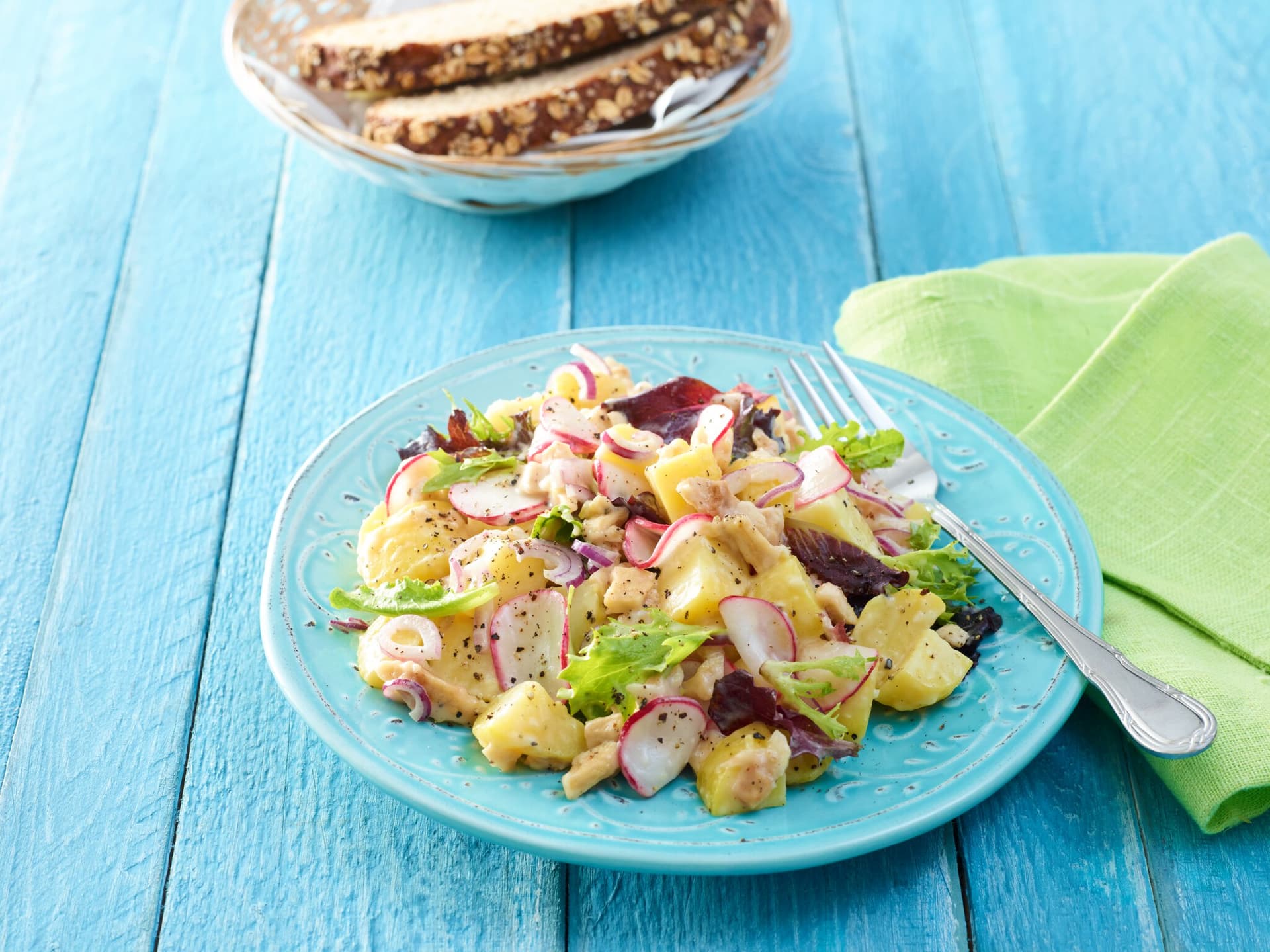 Kartoffelsalat mit Radieschen und Apfel