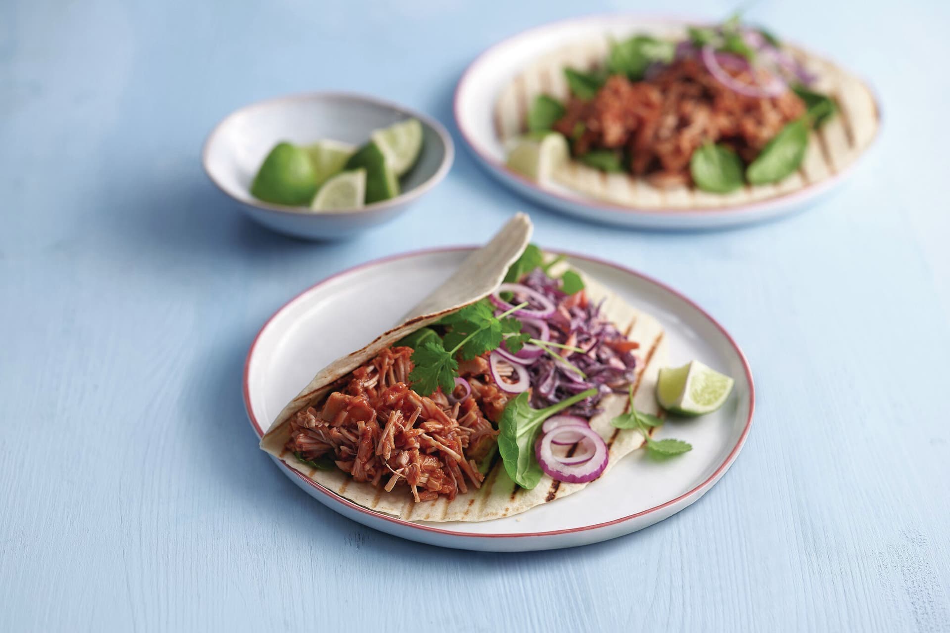 Jackfruit-Taco mit rotem Coleslaw