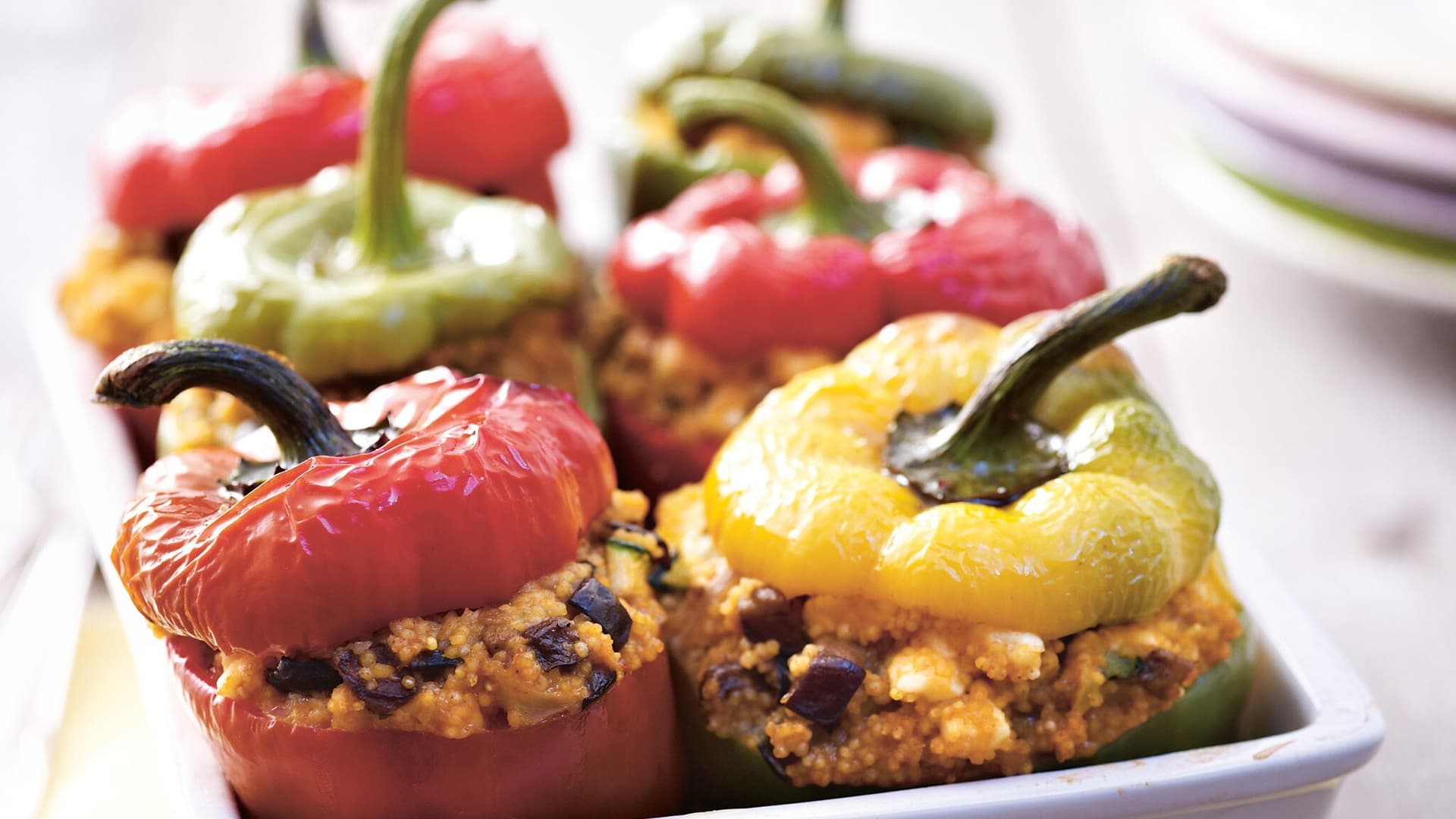 Gefüllte Hirse-Paprika mit Kräutersauce