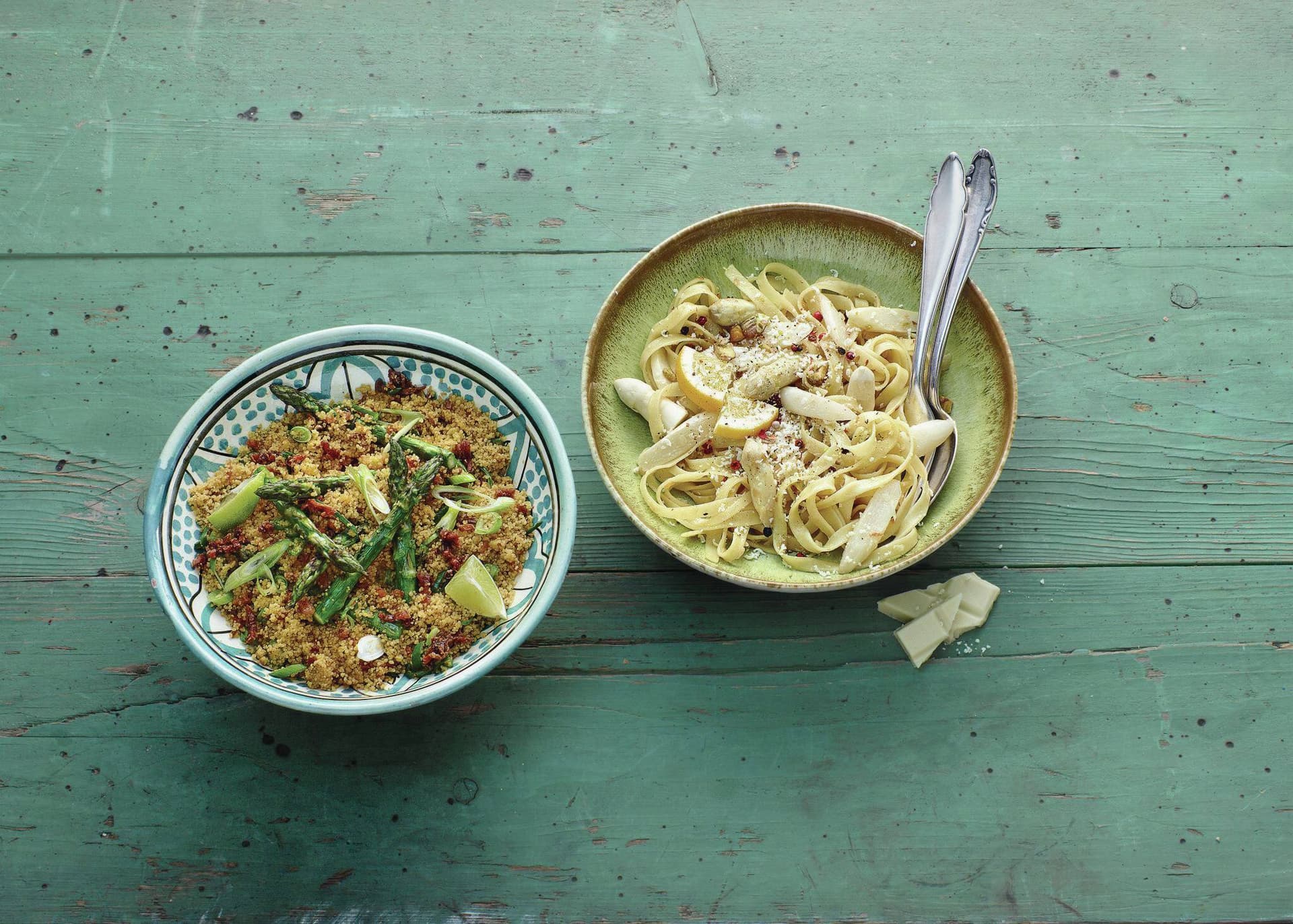 Orientalischer Couscous-Salat mit gegrilltem Spargel