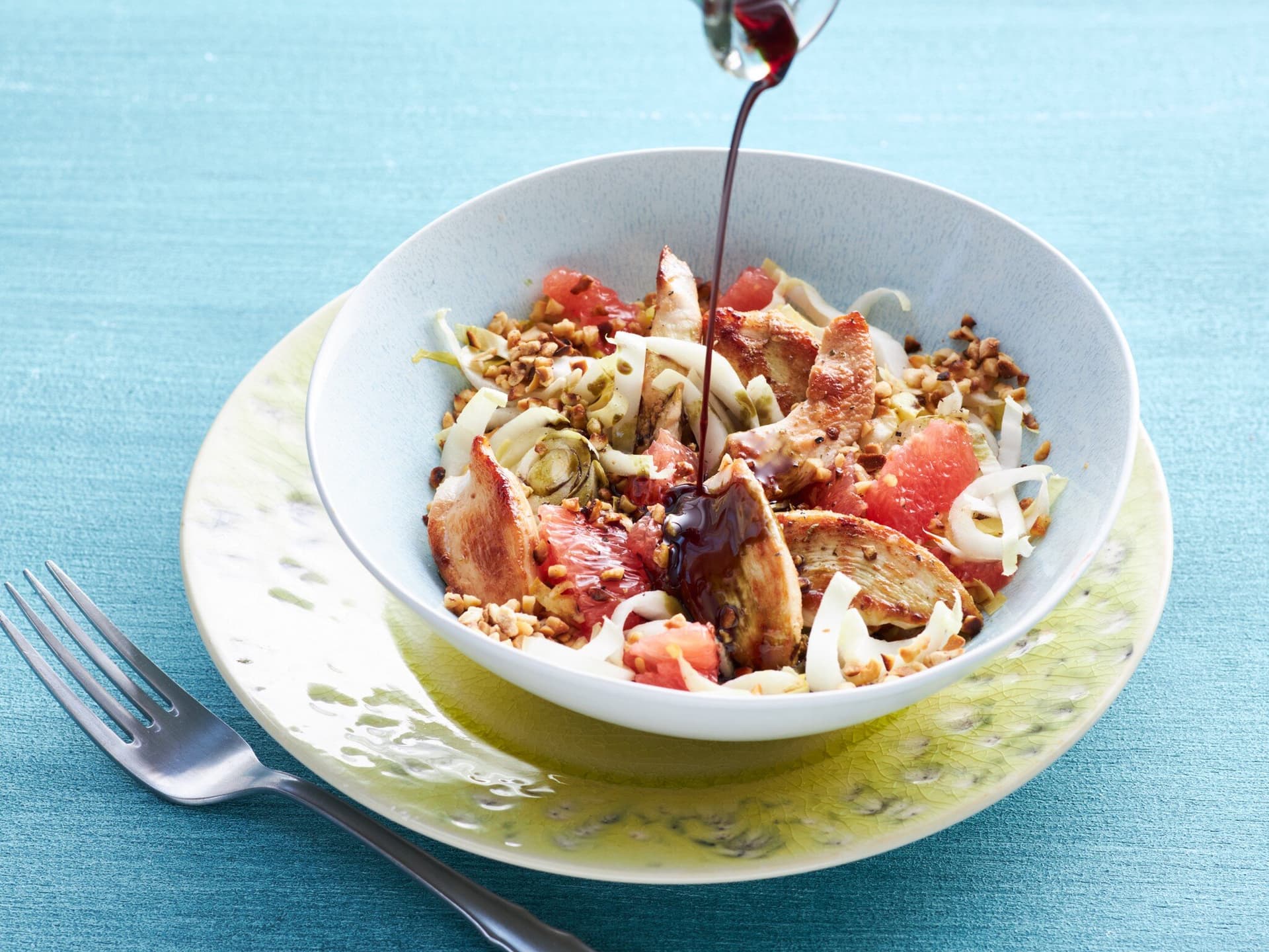 Grapefruit-Chicorée-Salat mit Hähnchenstreifen