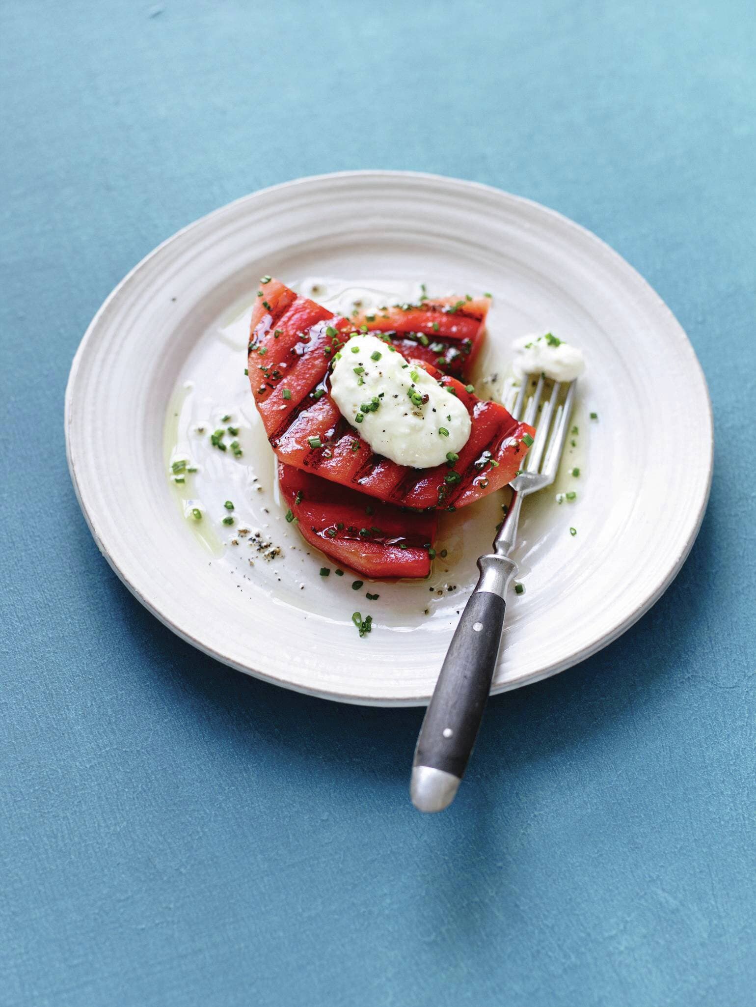 Gegrillte Wassermelone mit Fetacreme und Schnittlauch