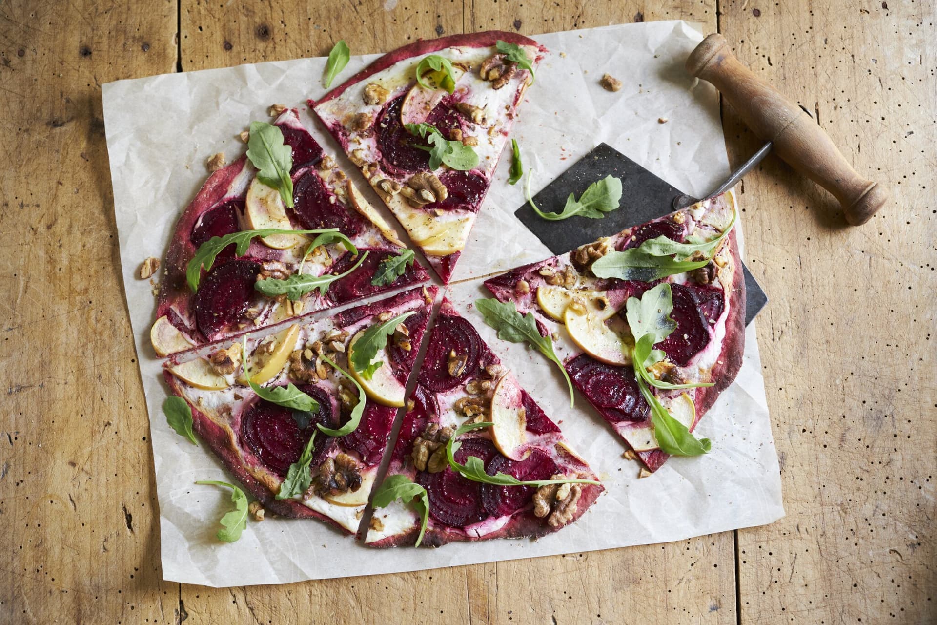 Herbstliche Rote Bete-Pizza