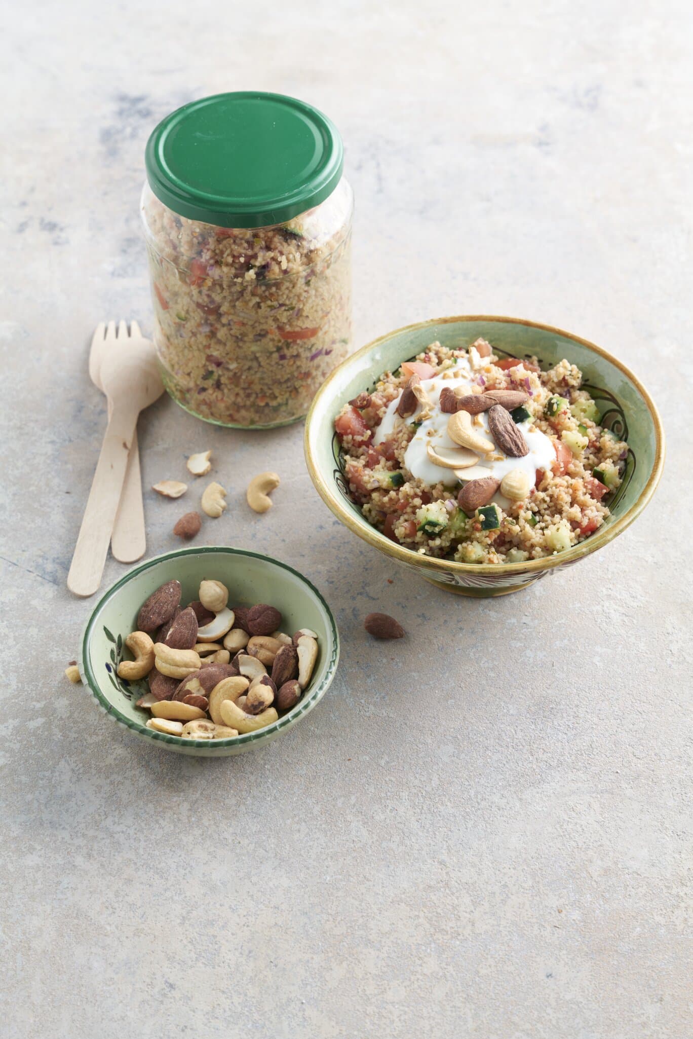 Schneller Taboulé-Salat mit Joghurt und Nüssen