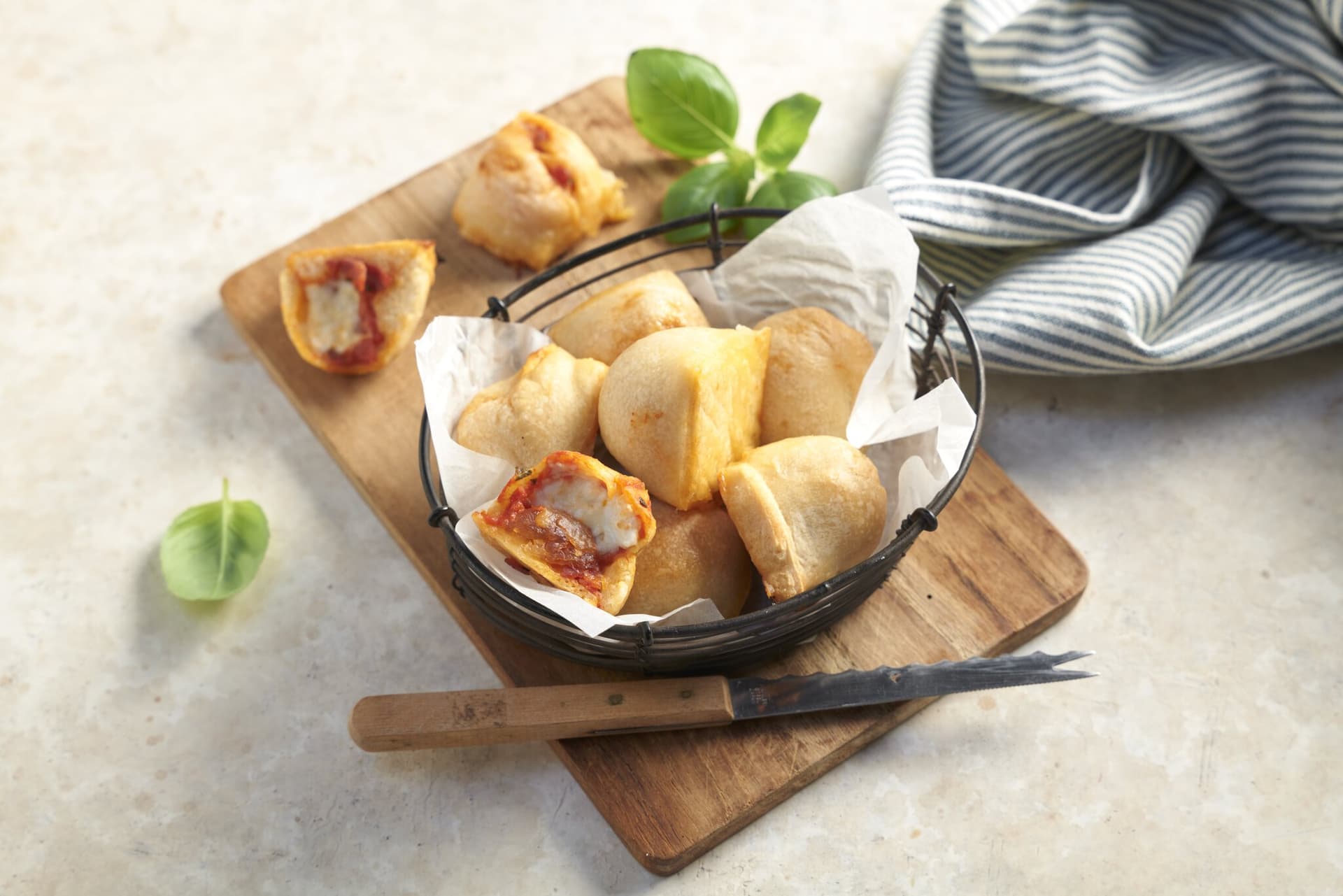 Pizzabrötchen aus der Eiswürfelform