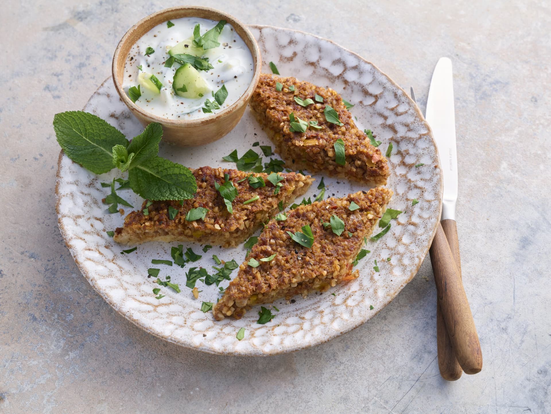 Arabische Bulgur-Hackfleisch-Rauten aus dem Ofen