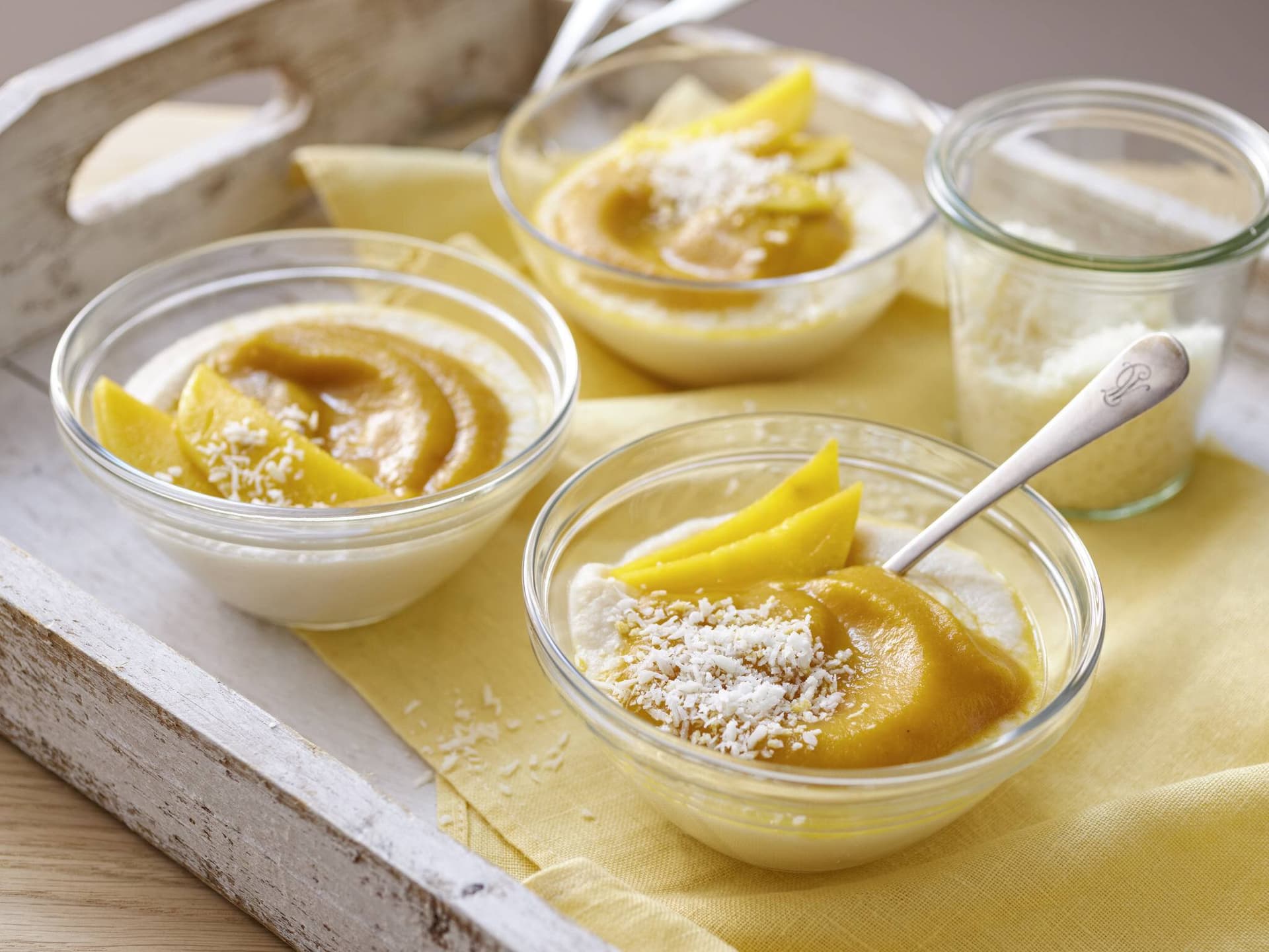 Kokos-Reis-Brei mit Mango