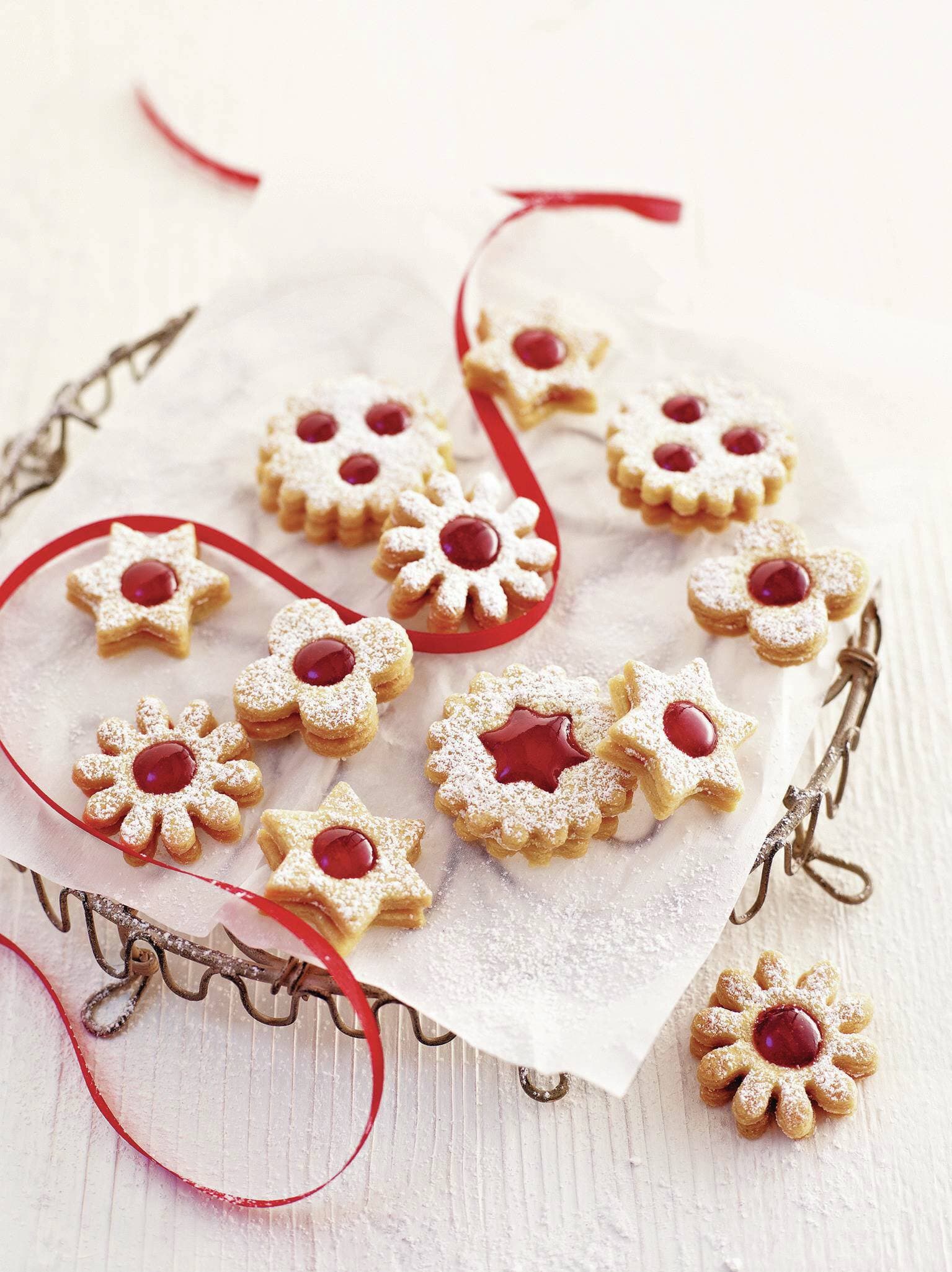 Spitzbuben mit Erdbeerfüllung