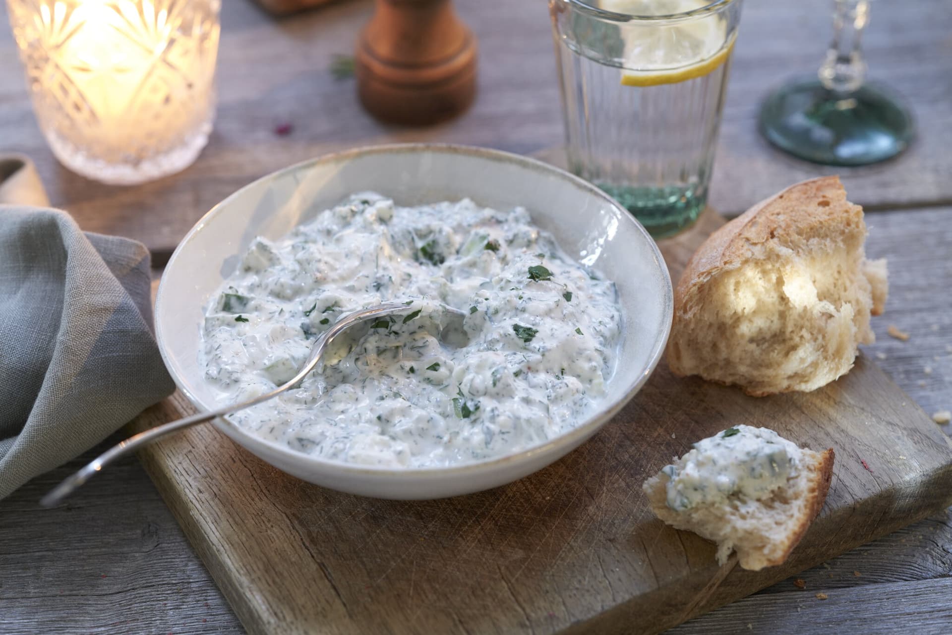 Blitzschneller Gurke-Feta-Dip