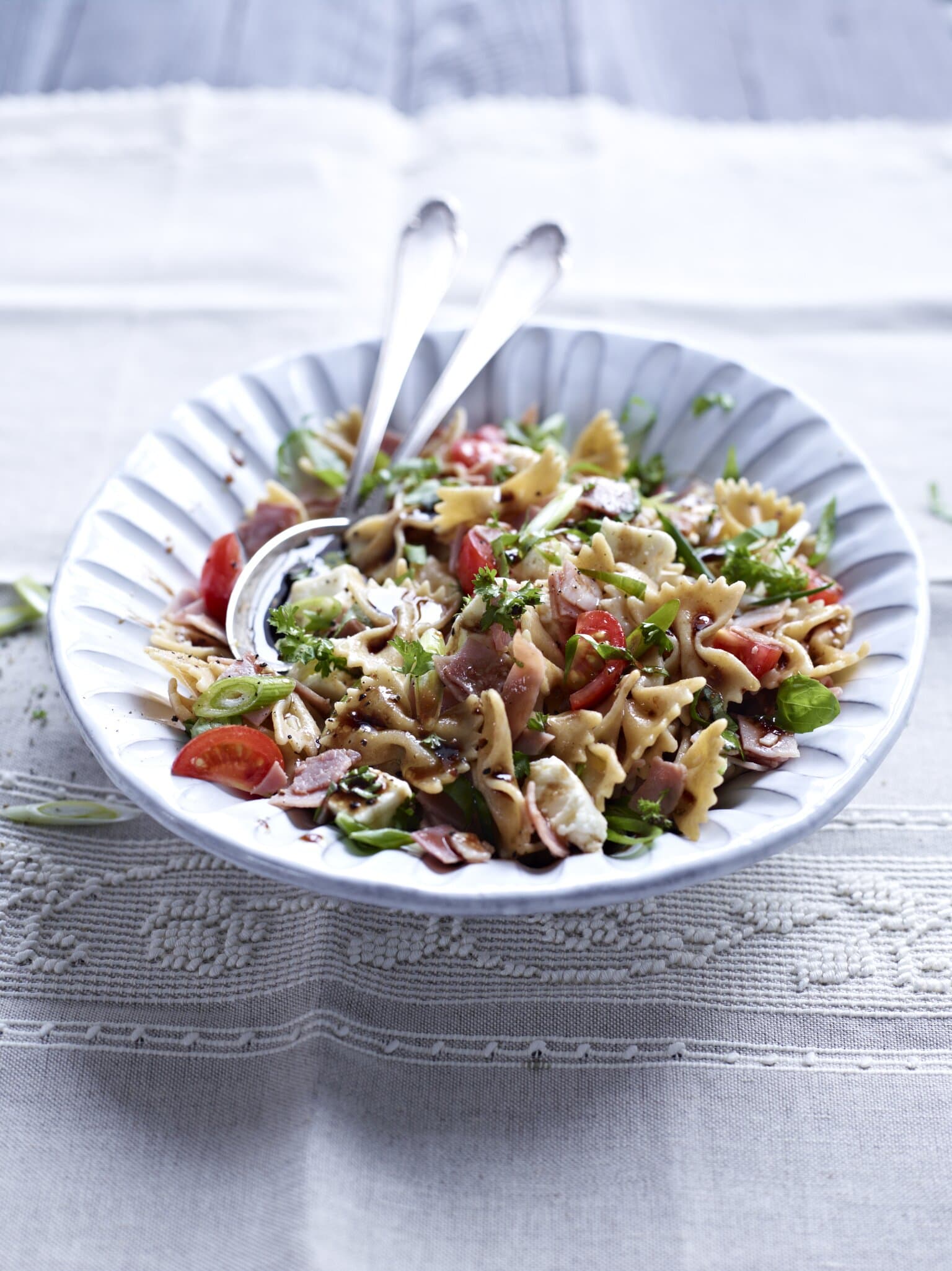Farfalle-Schinken-Salat