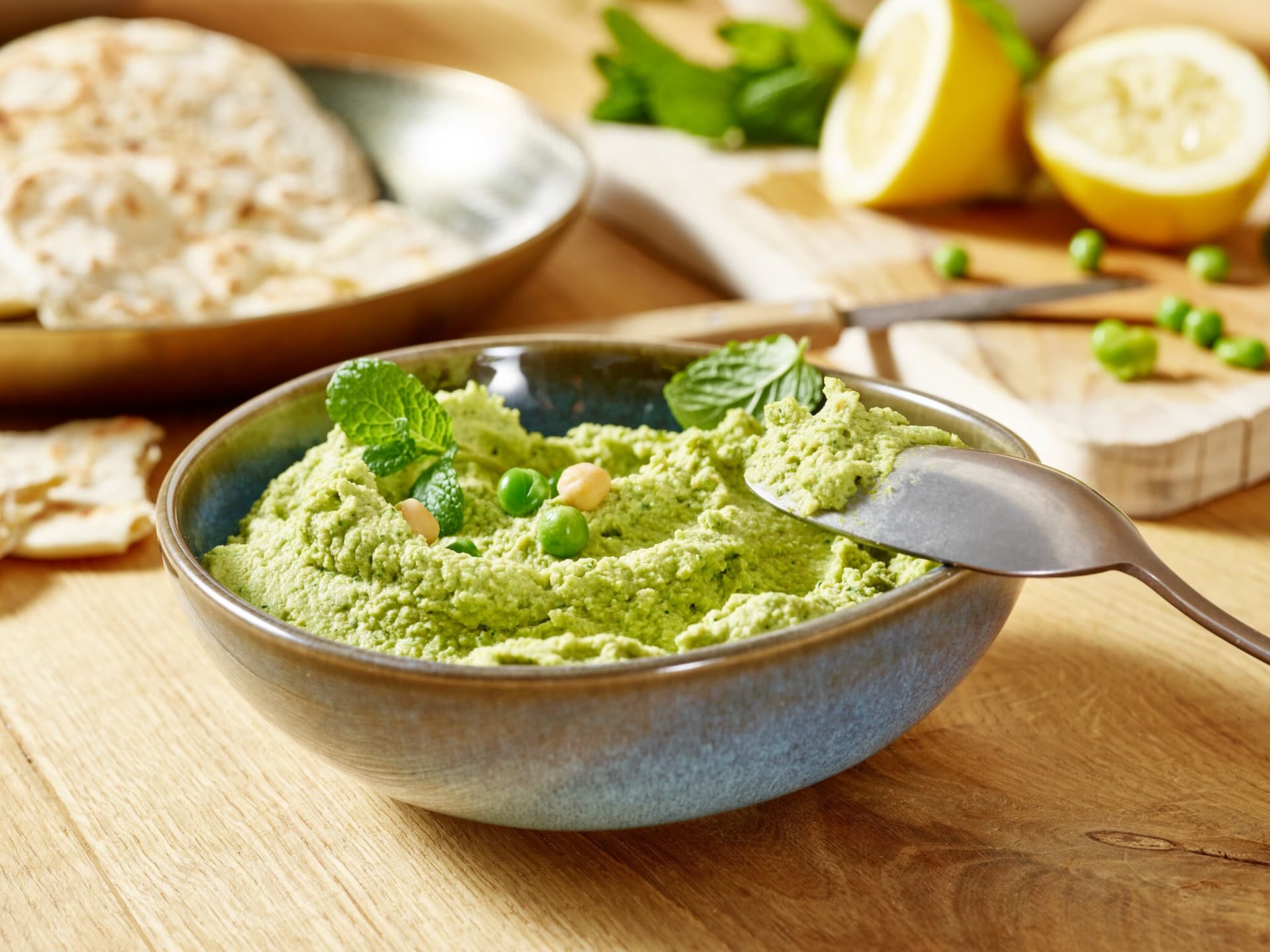 Erbsen-Minze-Hummus