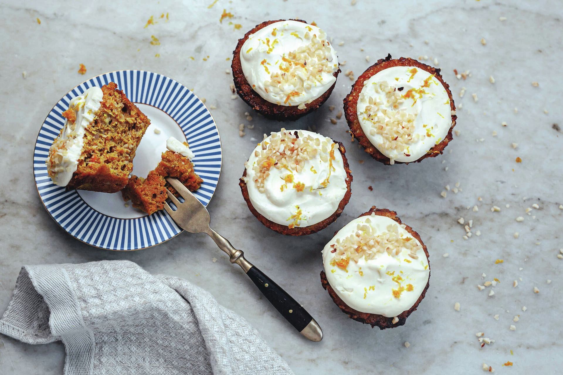 Karottenmuffins mit Frischkäse-Frosting