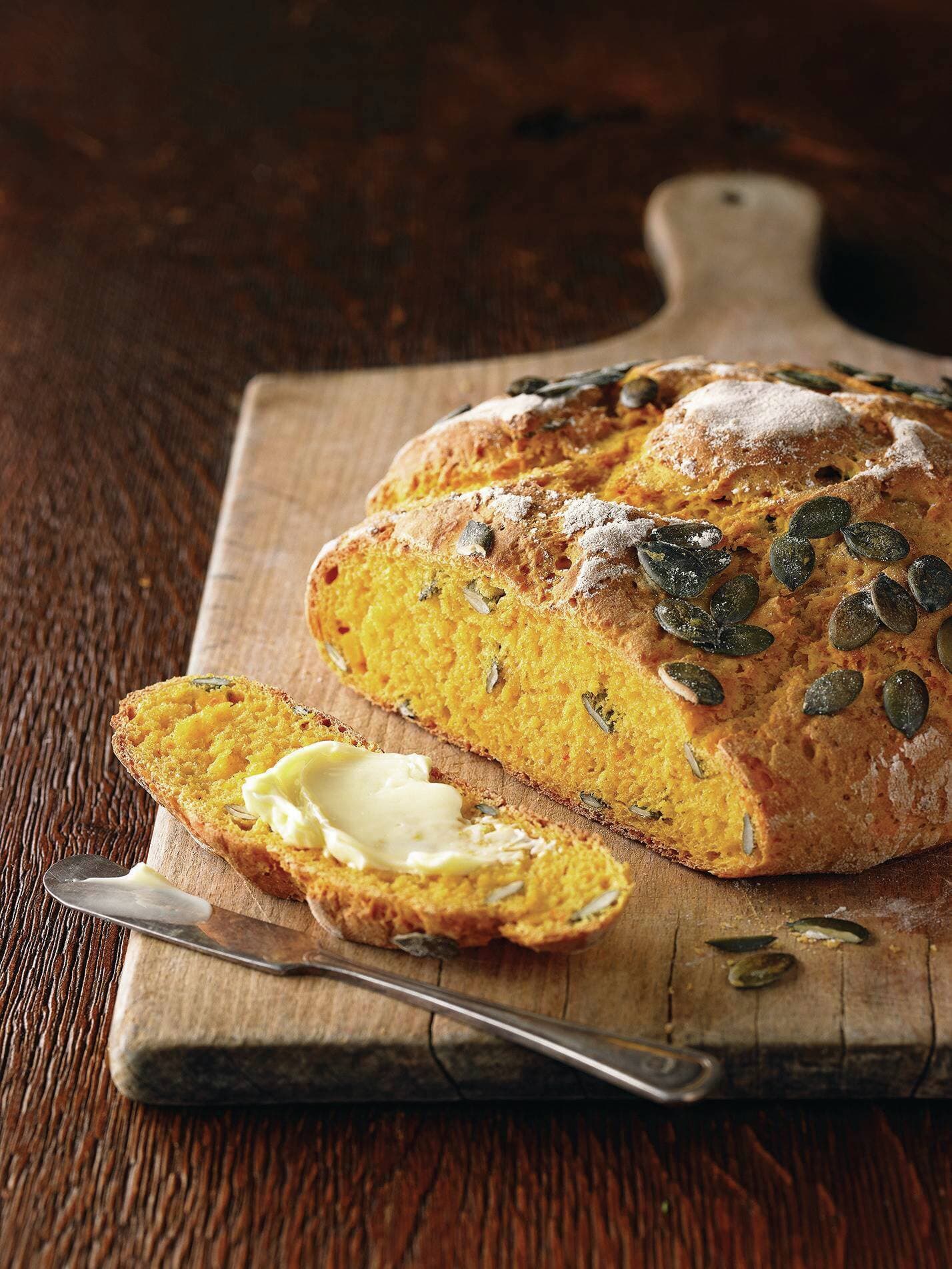 Kürbisbrot mit Kernen