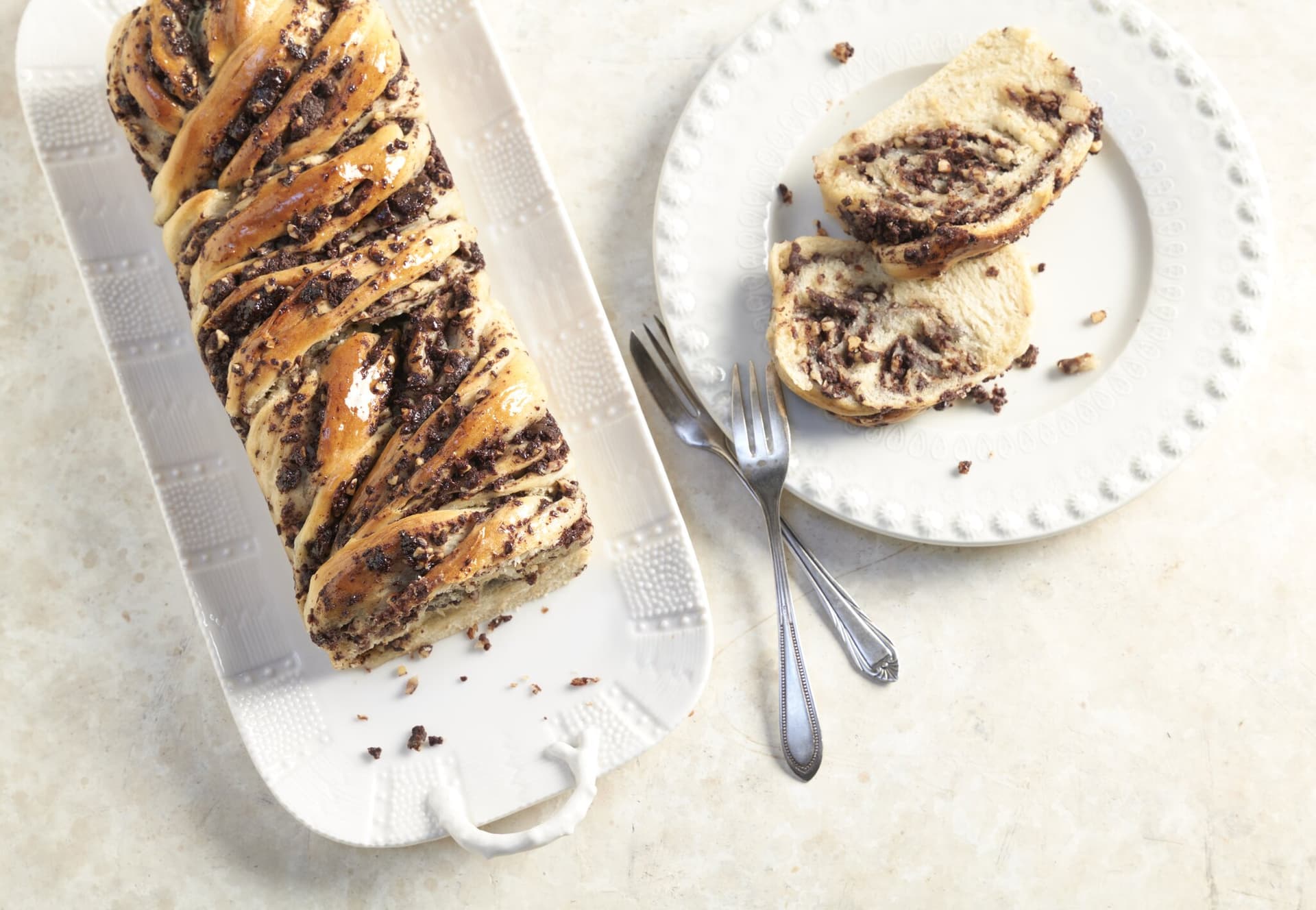 Haselnuss-Dattel-Babka