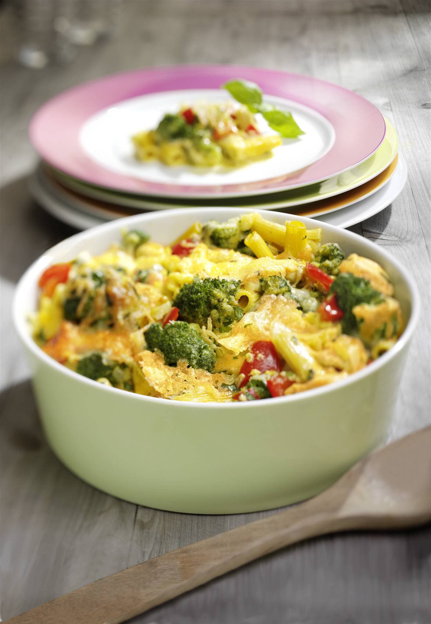 Nudeln mit Brokkoli, Paprika und Hähnchen