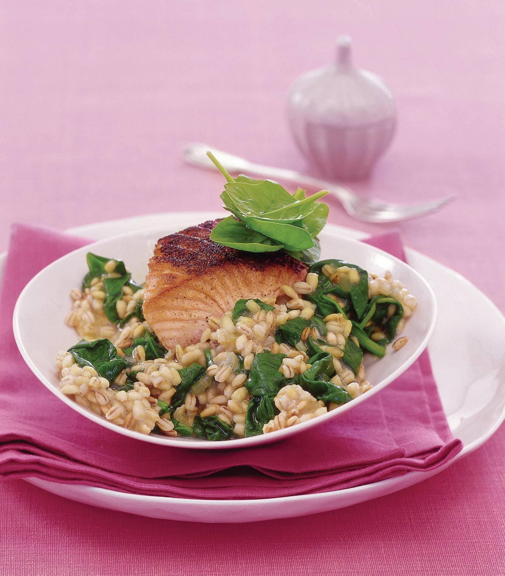 Graupen-Risotto mit Spinat und Lachs